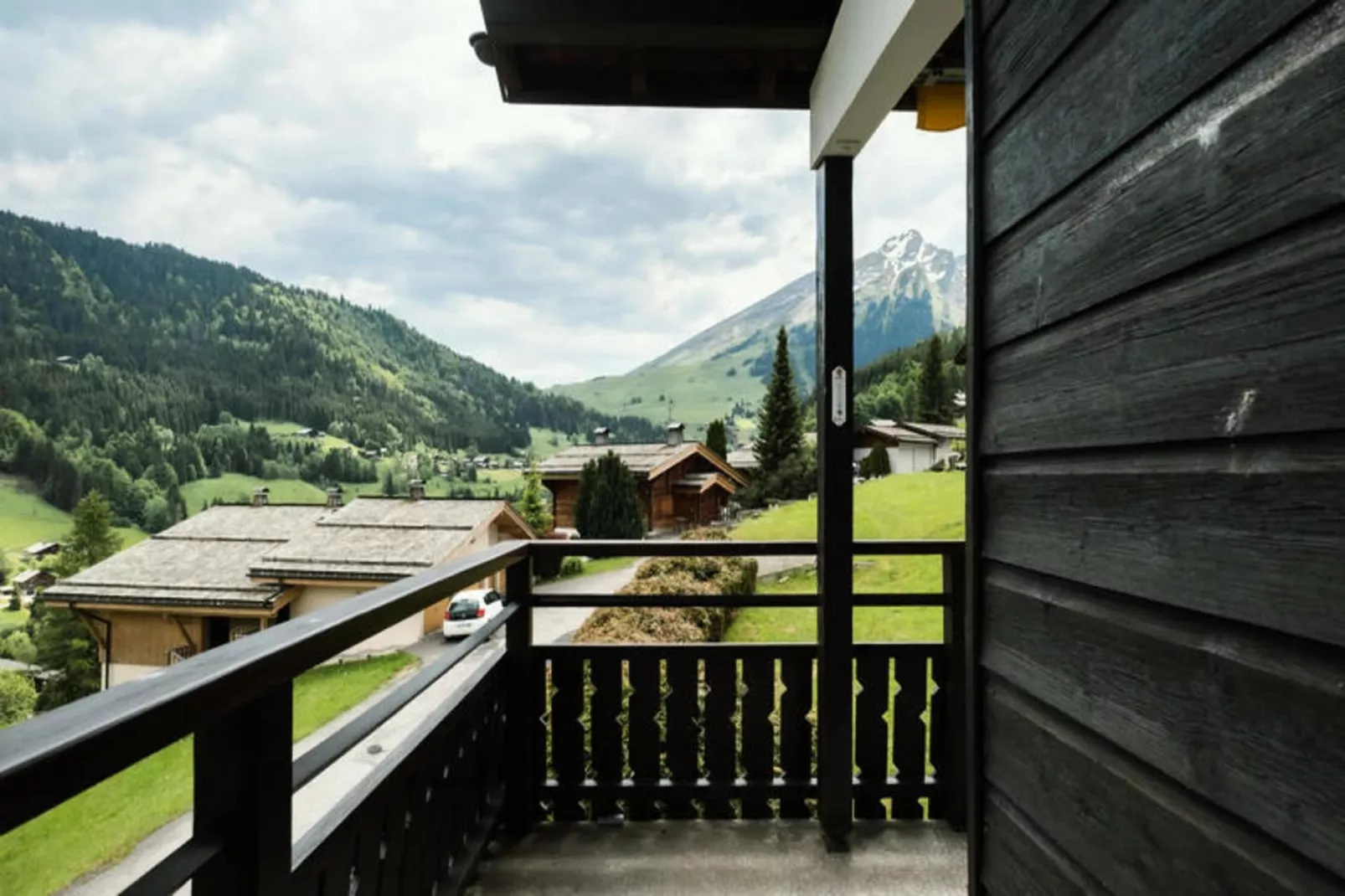 Résidence Autan-Buitenkant zomer
