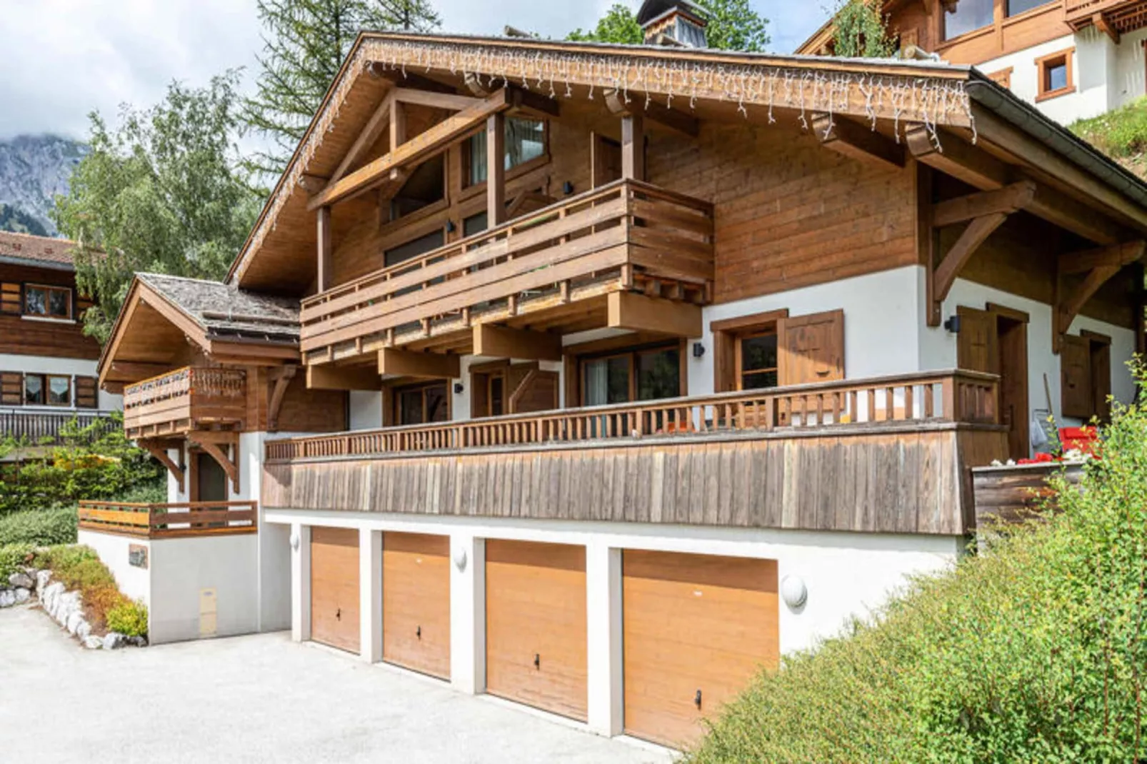 Résidence Belrose-Buitenkant zomer