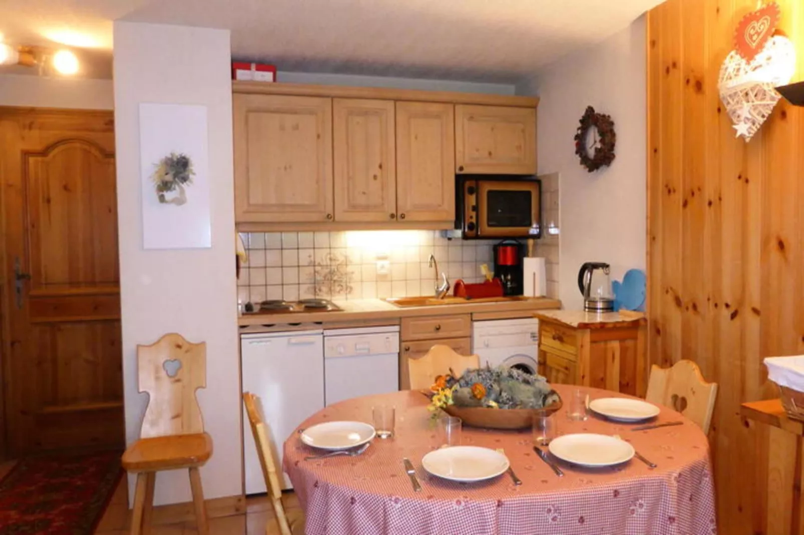 Résidence Les Aiguilles Rouges Bat B-Buitenkant zomer