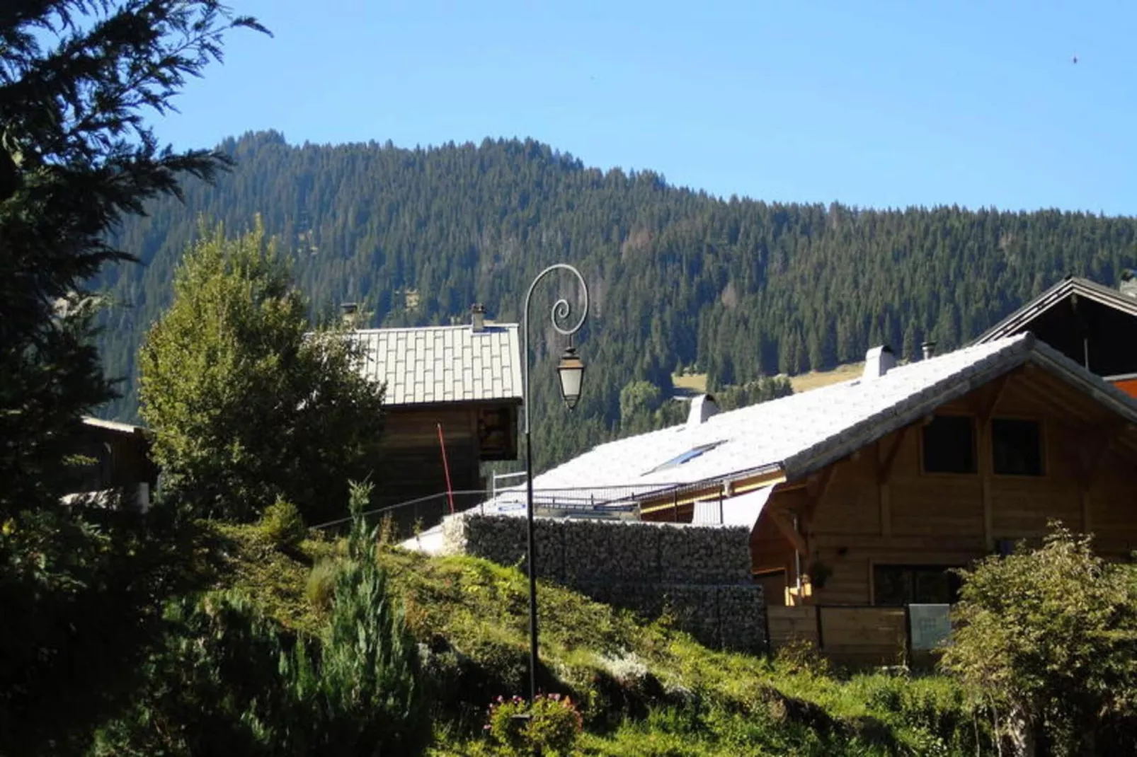 Résidence Les Rives Du Lac-Buitenkant zomer