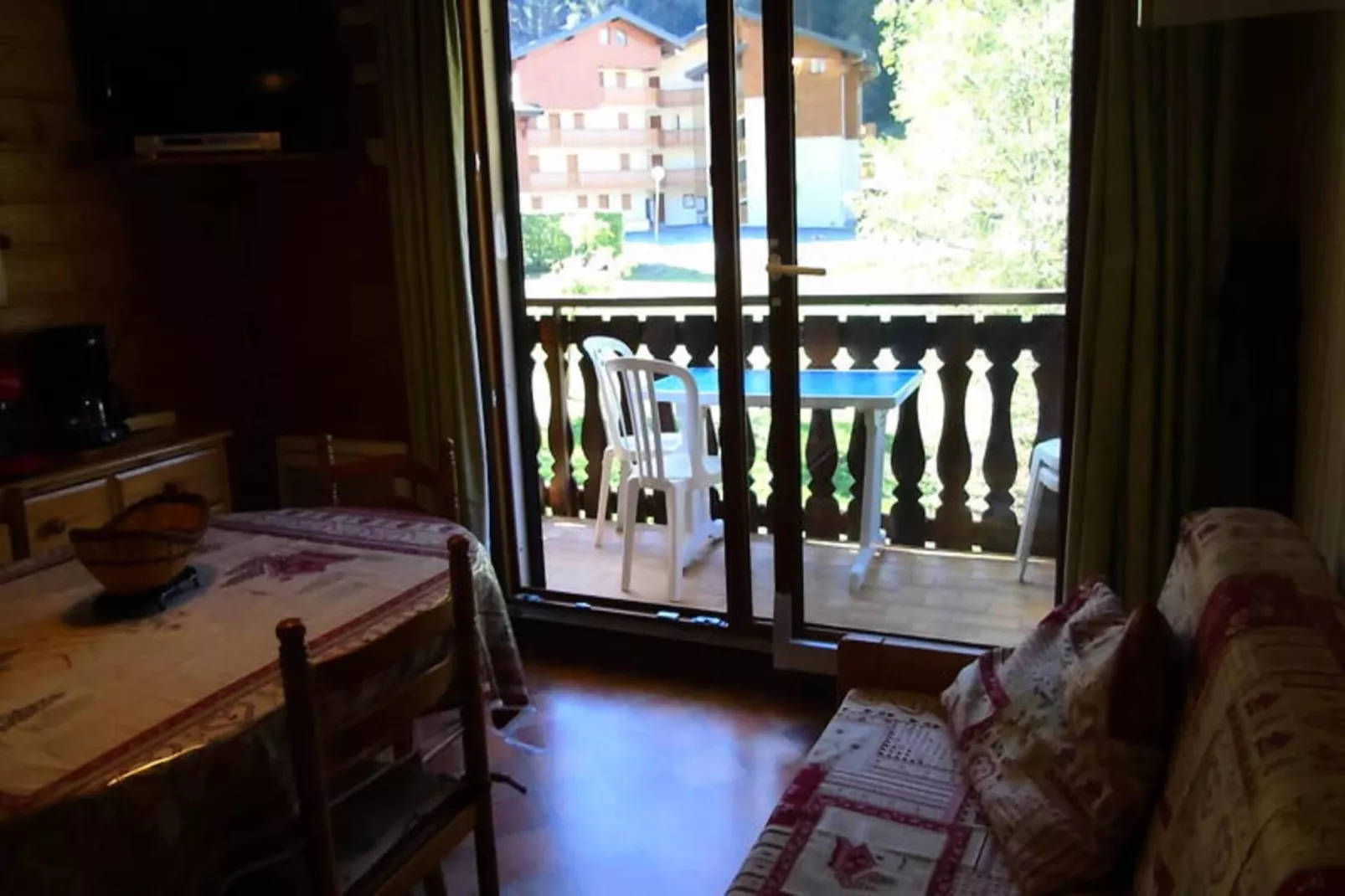 Résidence Le Mermy-Buitenkant zomer