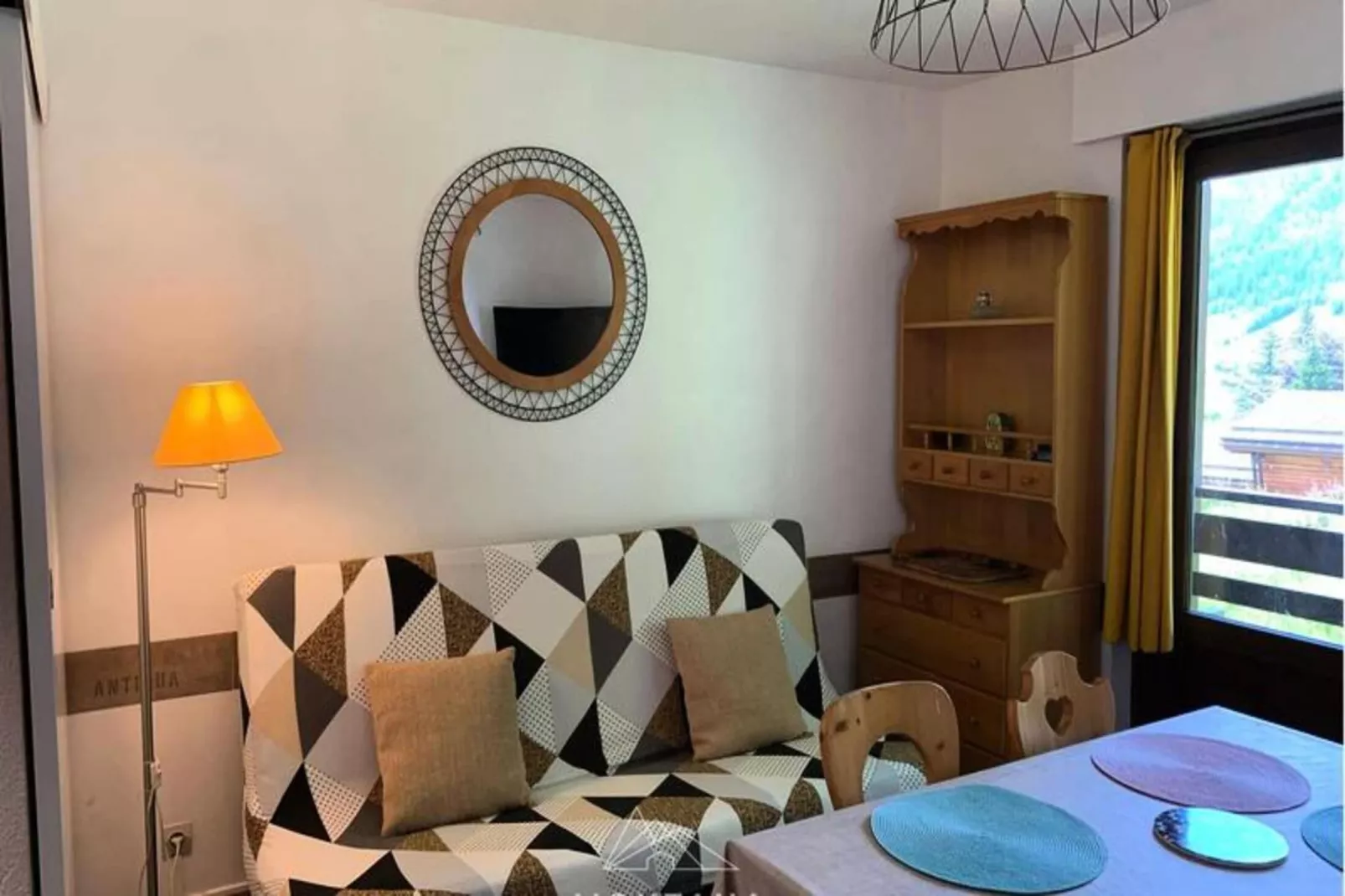 Résidence Millepertuis C-Woonkamer