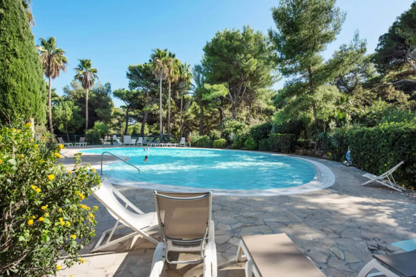 Résidence La Pinède - maeva Home-Zwembad