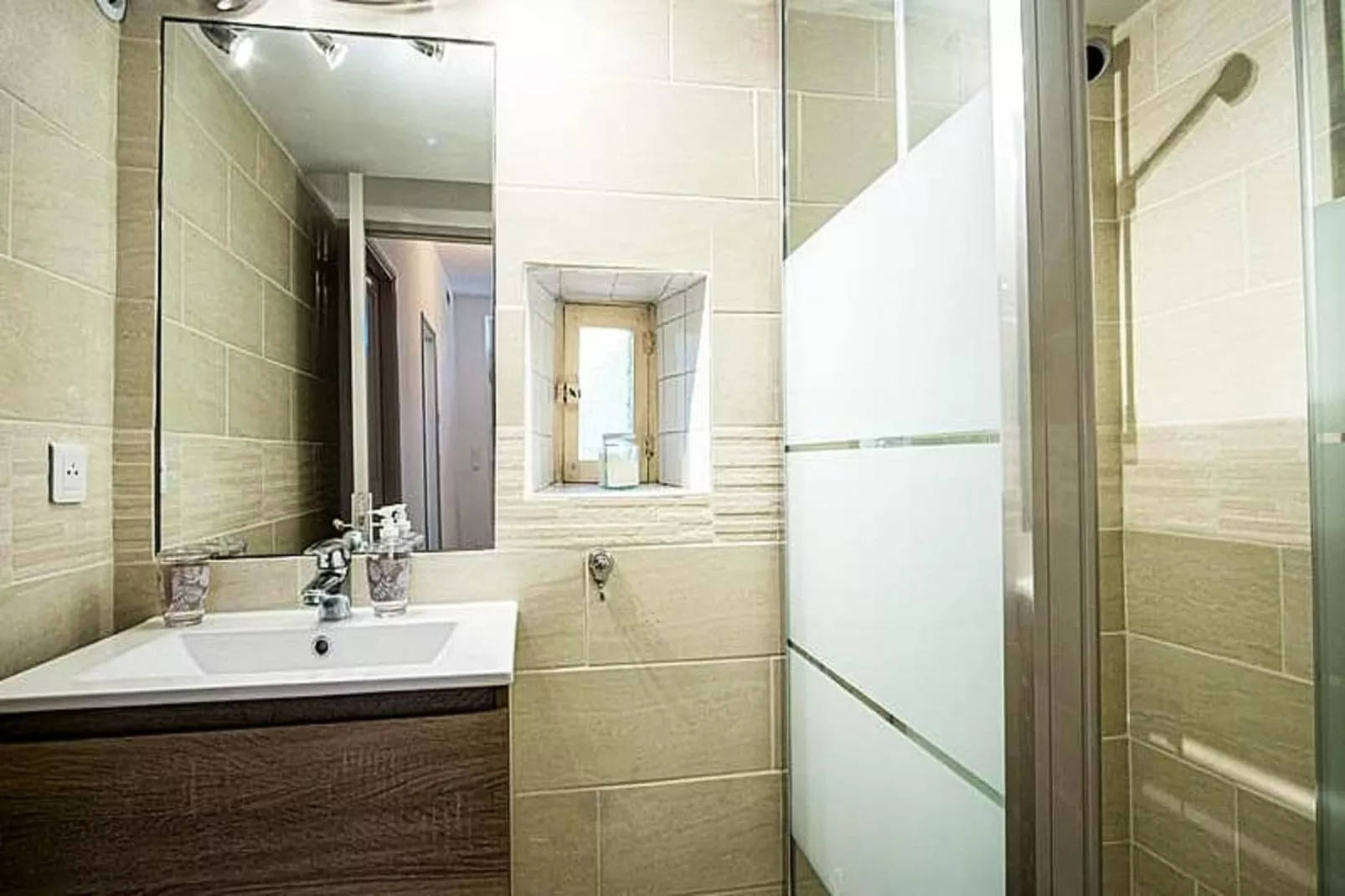 Maison Avec Jardin Proche Du Centre-ville Isle-sur-la-sorgue-Woonkamer