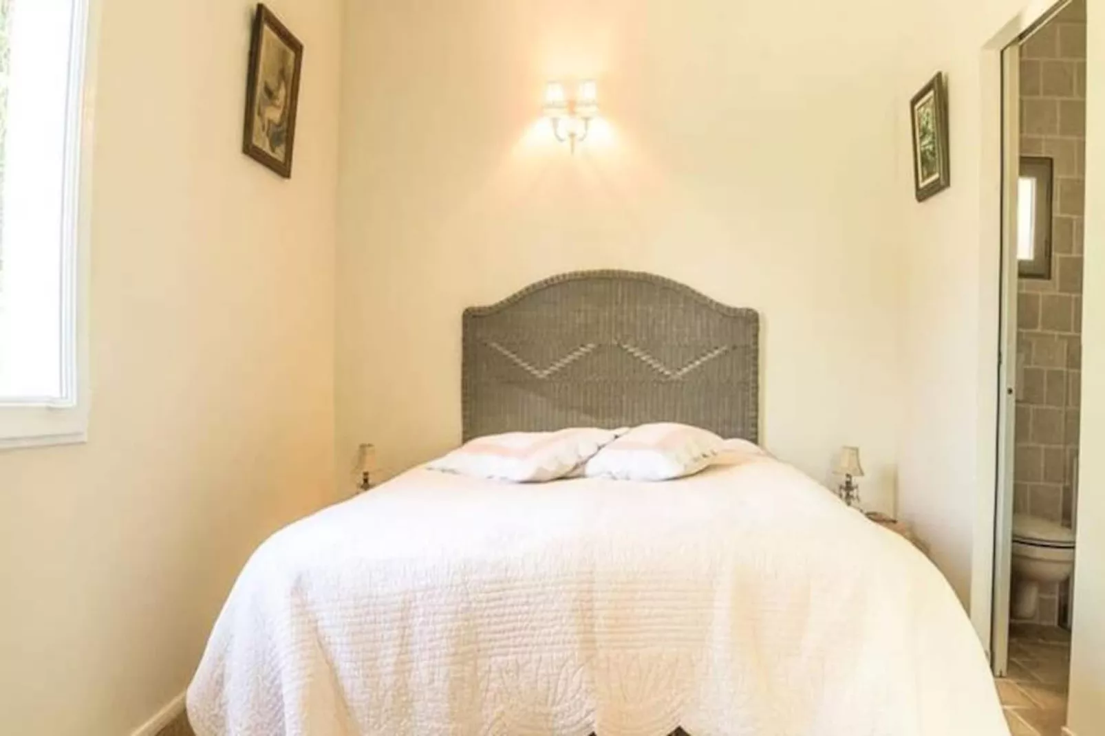 #perle Rare !charmante Maison Avec  Piscine Au Bord De La Rivi&egrave;re-Image-tags.