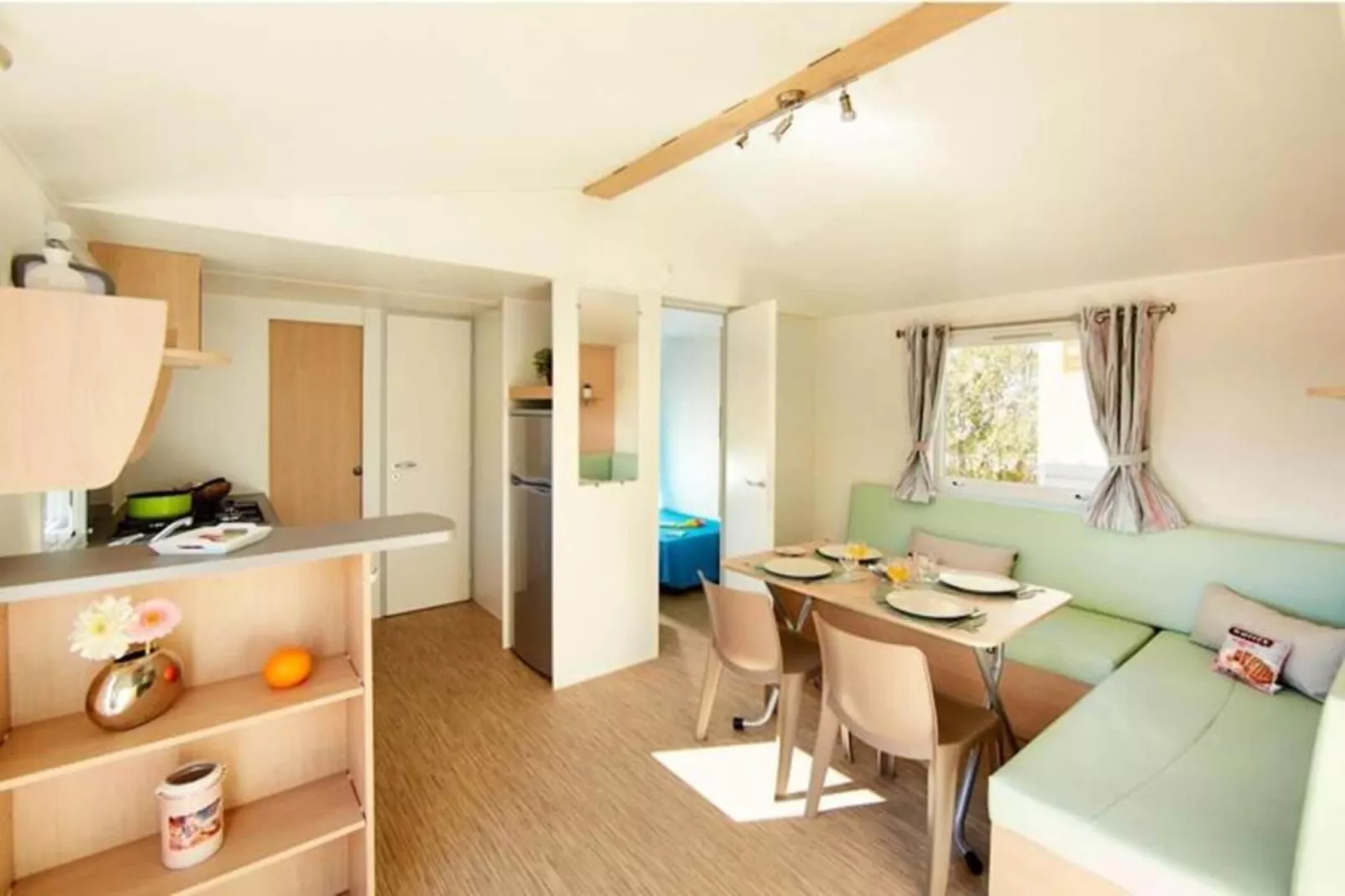 Mobil-home 4 pers. proche plage-Buitenkant zomer