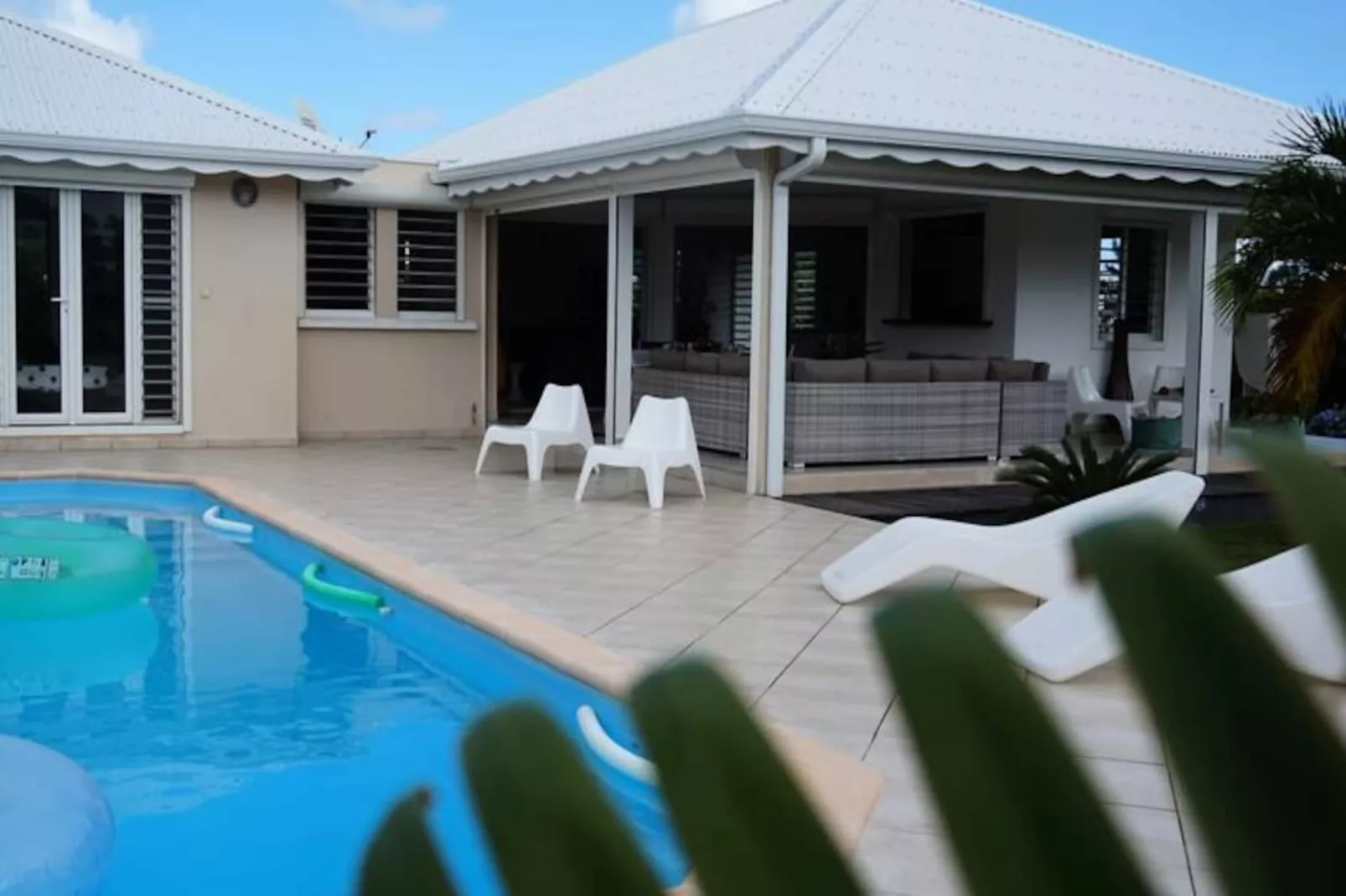 Villa Arbre Du Voyageur-Image-tags.