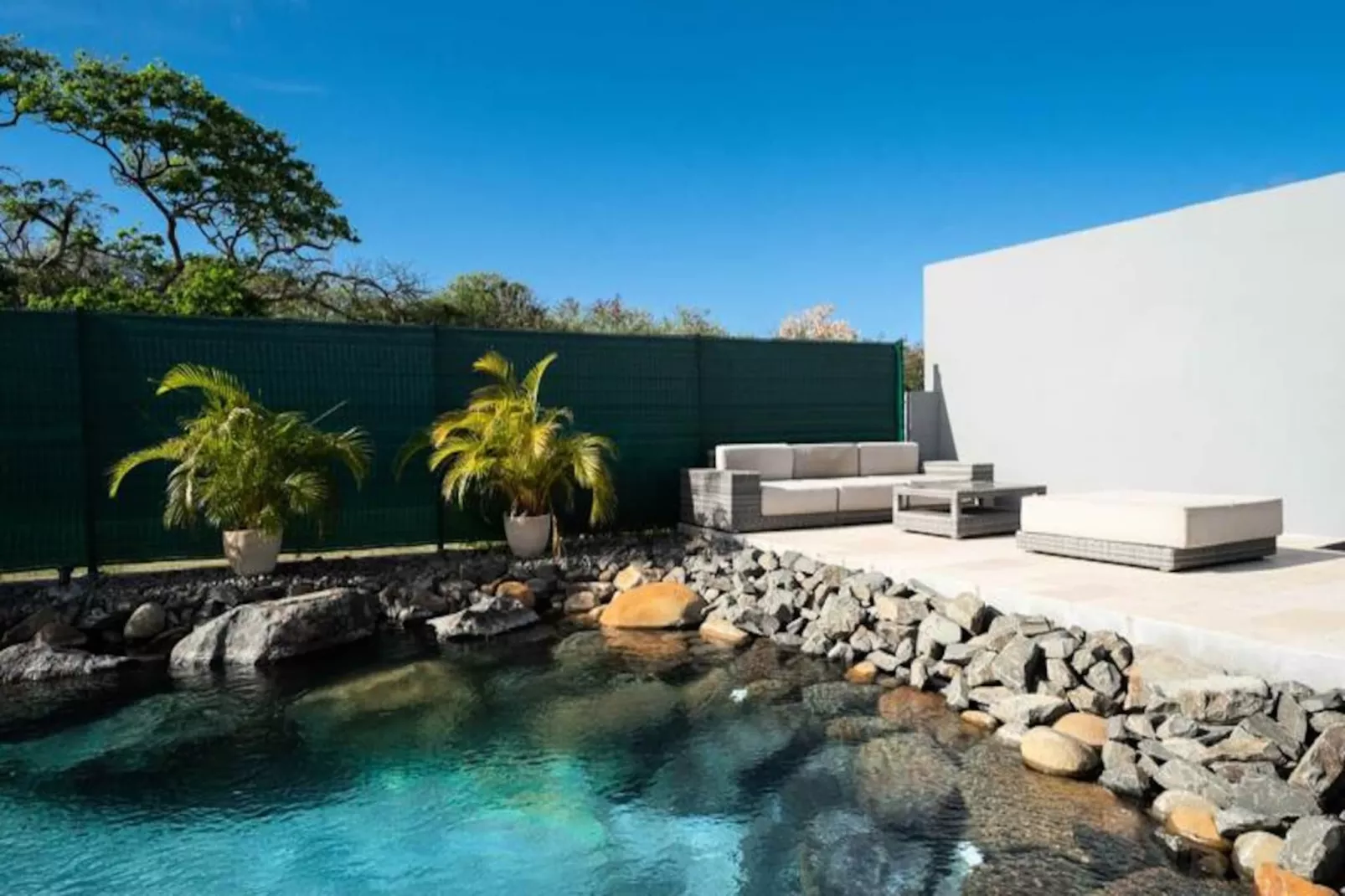 Villa Des Rochers-Image-tags.