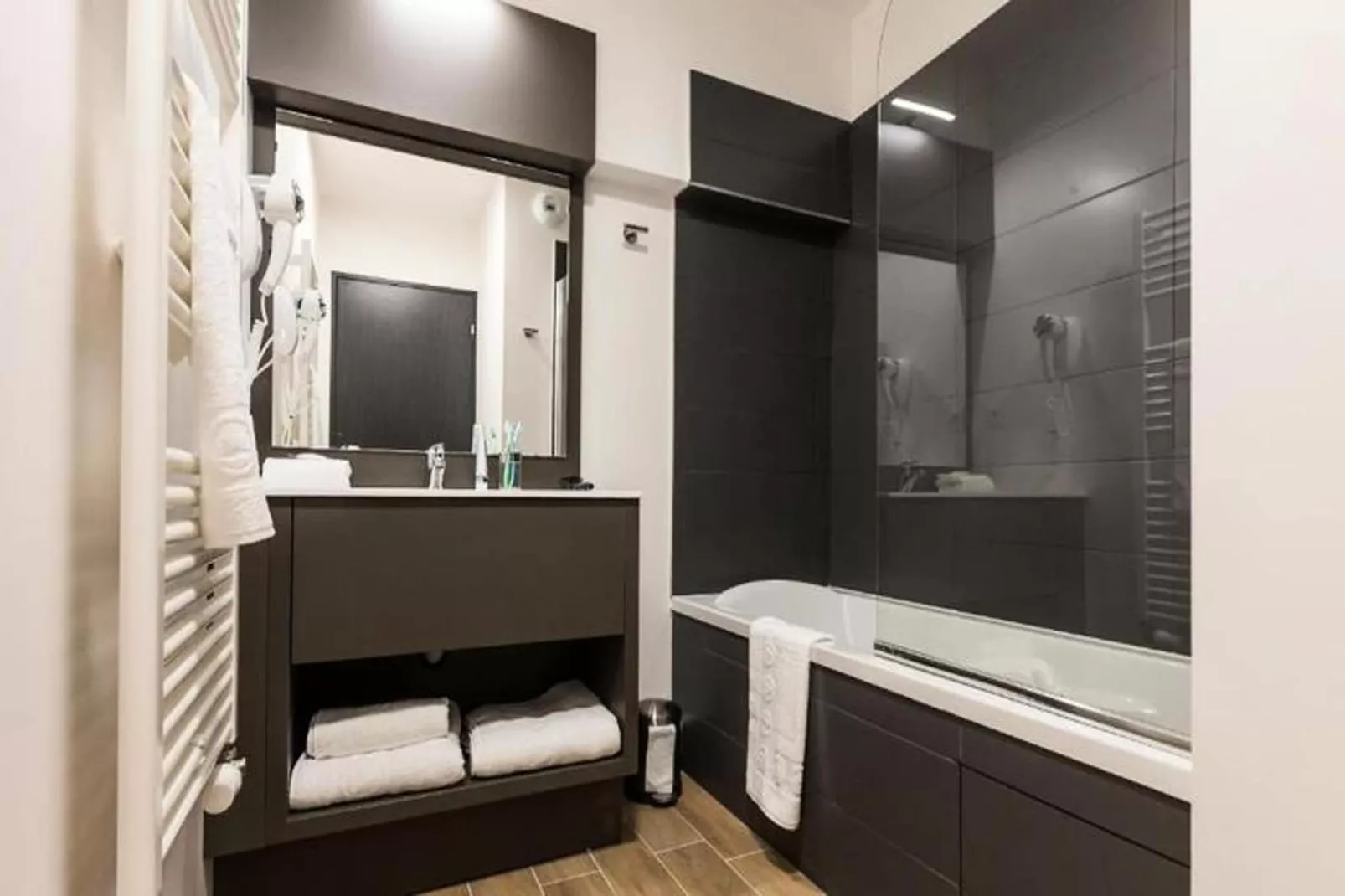 Résidence Prestige Odalys Isatis****-Badkamer