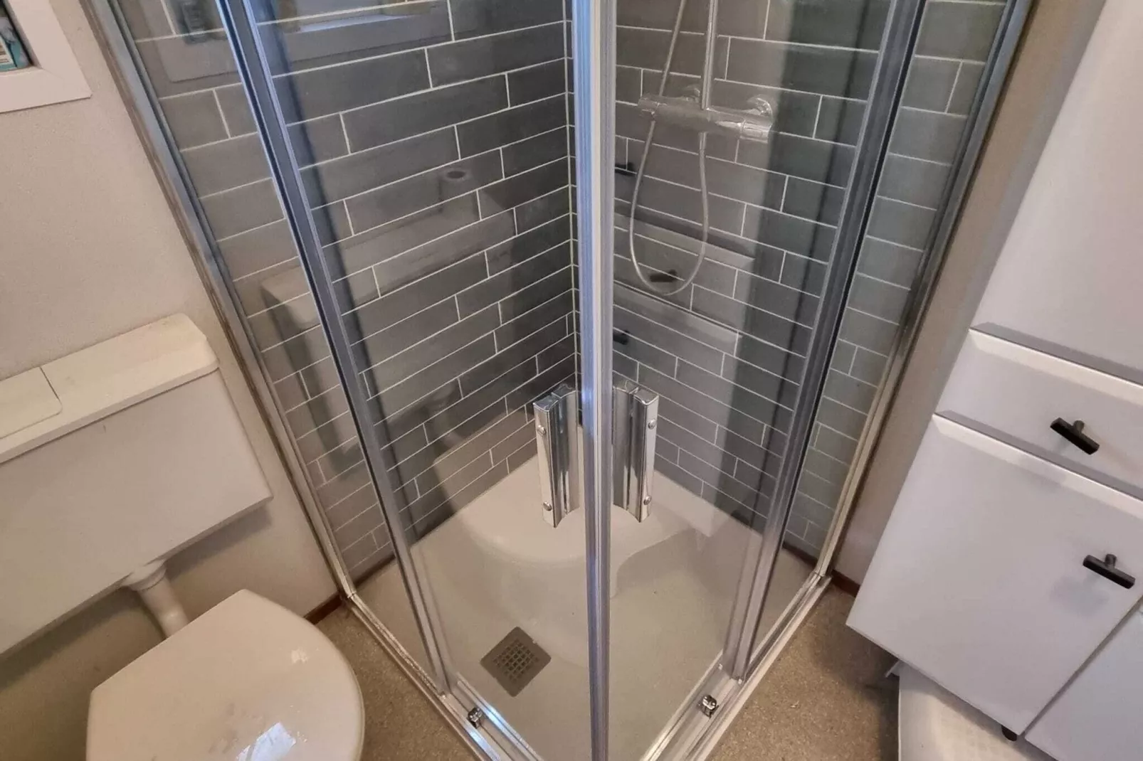 Genieten in Voorthuizen-Badkamer