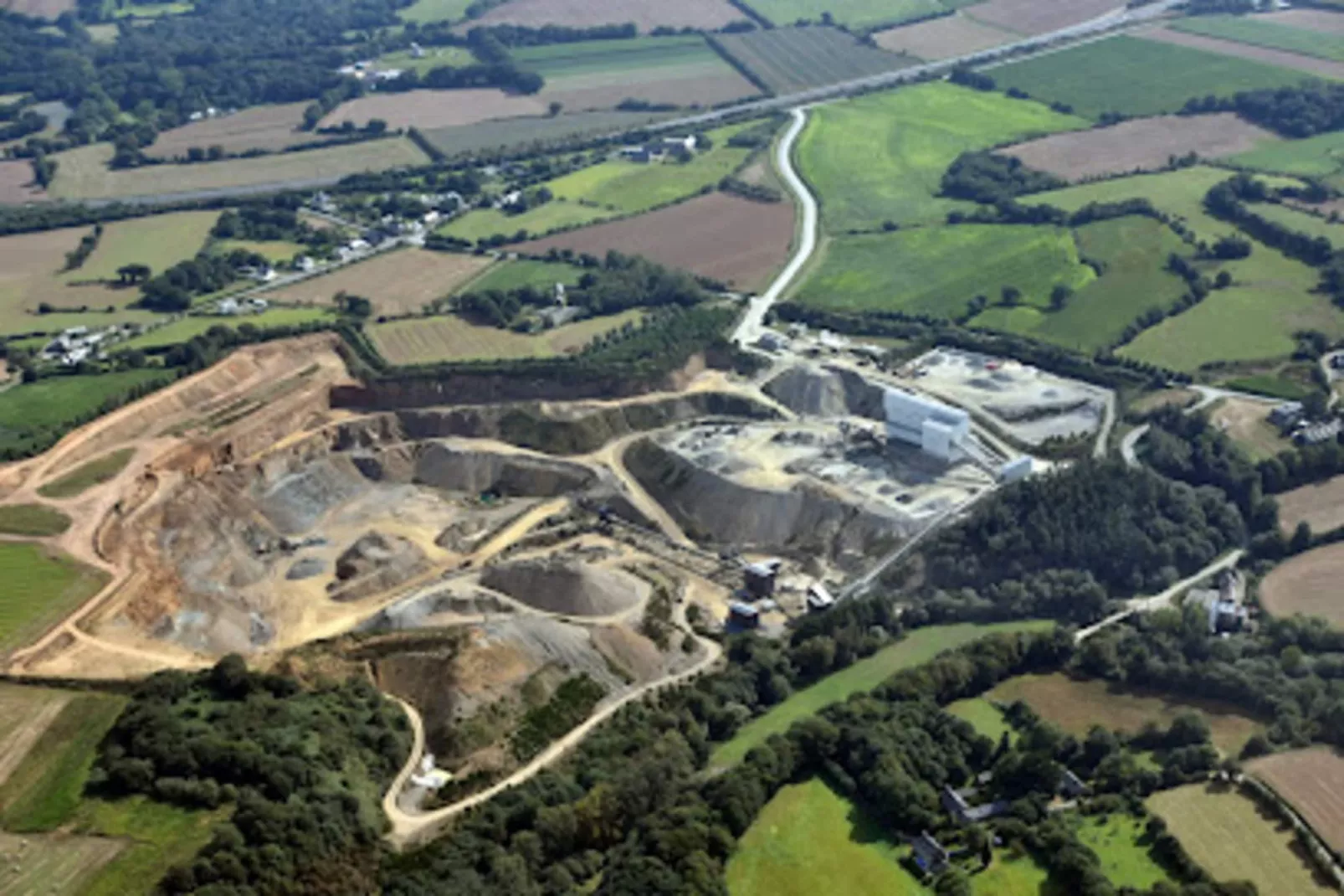 Résidence Maitre De Port-Buitenkant zomer
