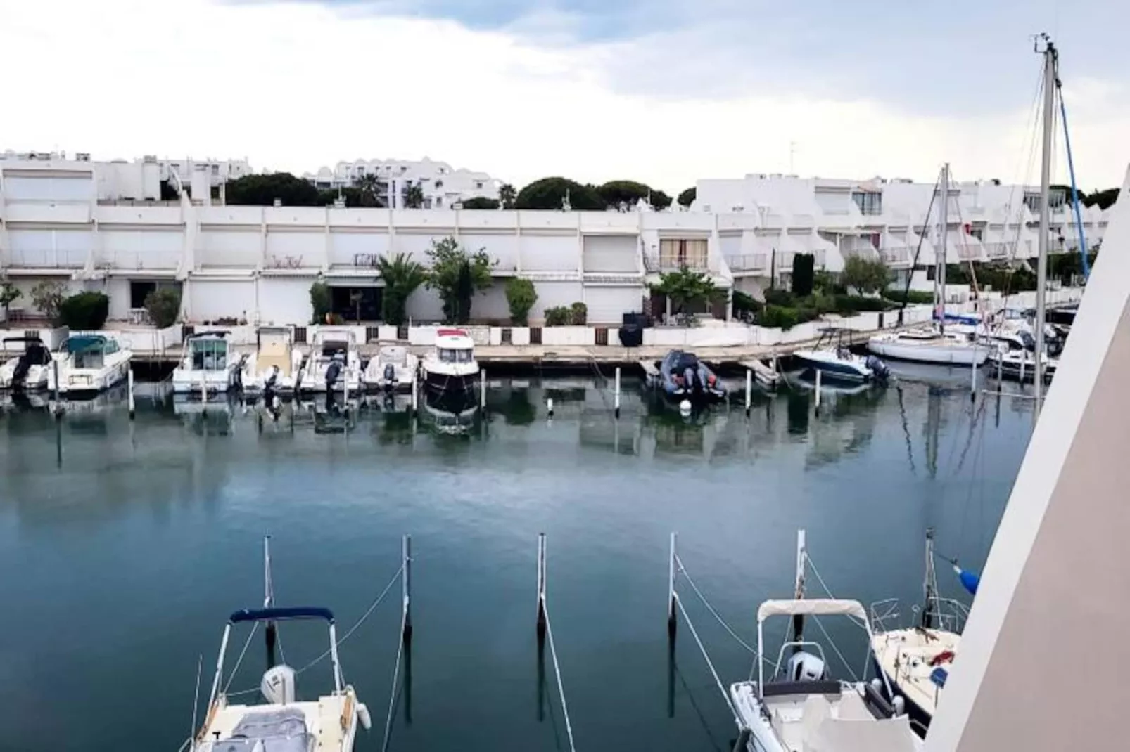 Résidence Marina Nirvana Vue Sur L'eau-Image-tags.