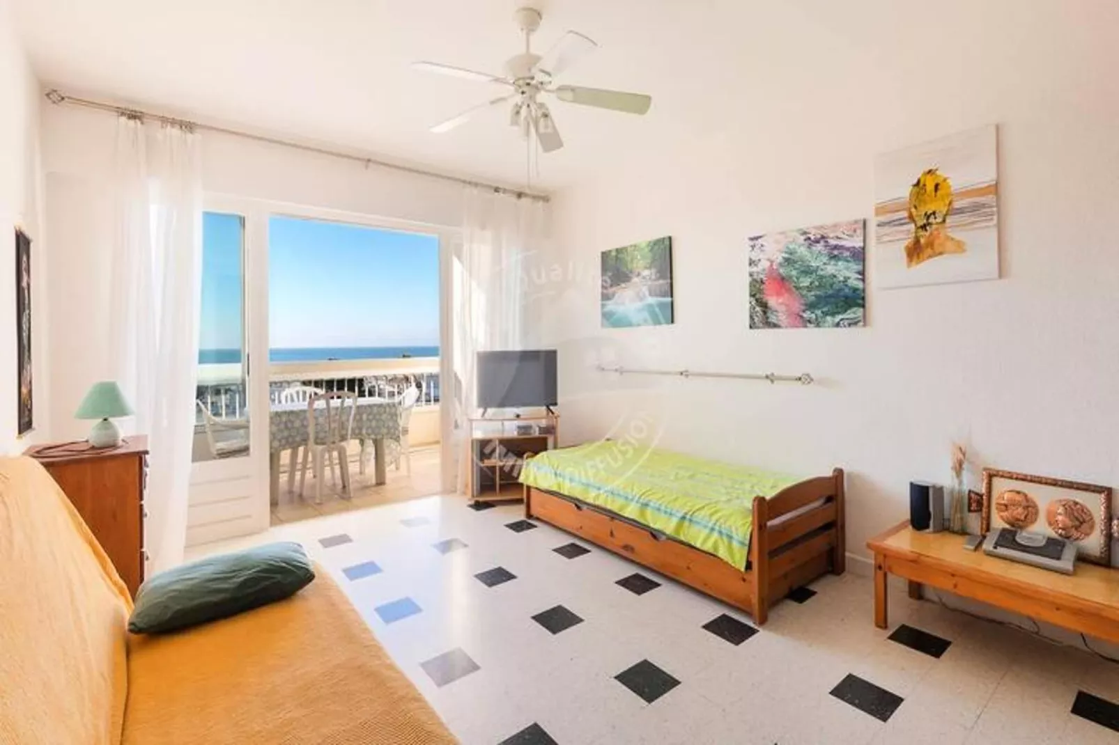 Résidence "les Tamaris"-Woonkamer