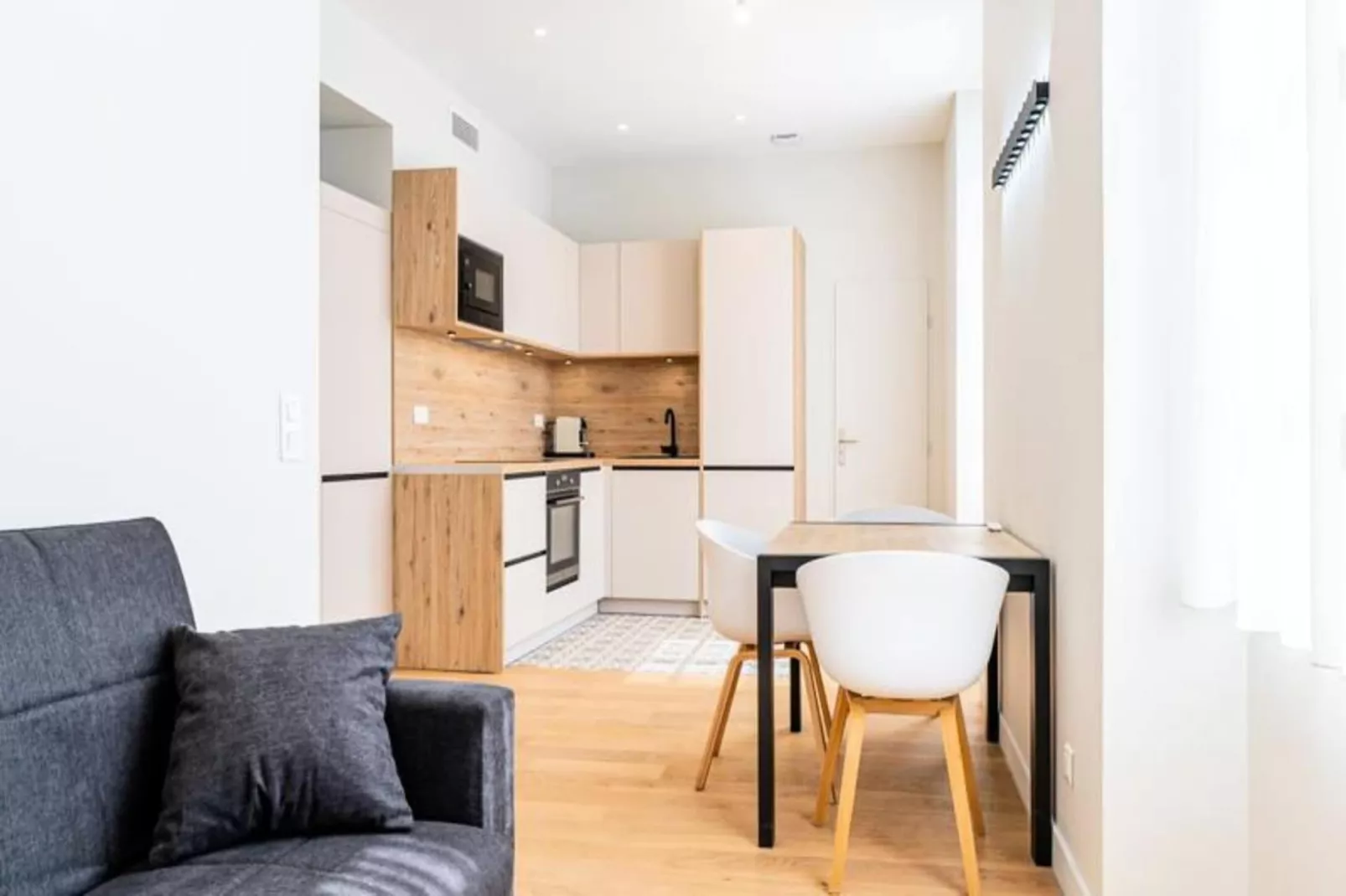 Charmant Appartement Pour 4 Au C&oelig;ur De Bordeaux-Buitenkant zomer