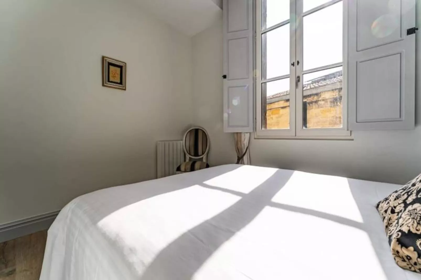 Chaleureux Appartement Au C&oelig;ur Du Quartier Historique Saint-michel-Slaapkamer