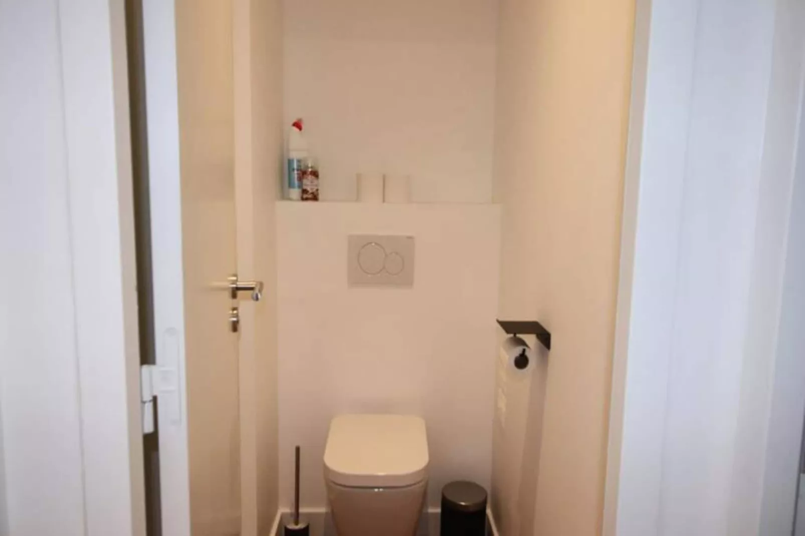 Charmant Et Rayonnant Appartement De 55 M&sup2; Situ&eacute; Dans Le Coeur De Bordeaux-Woonkamer