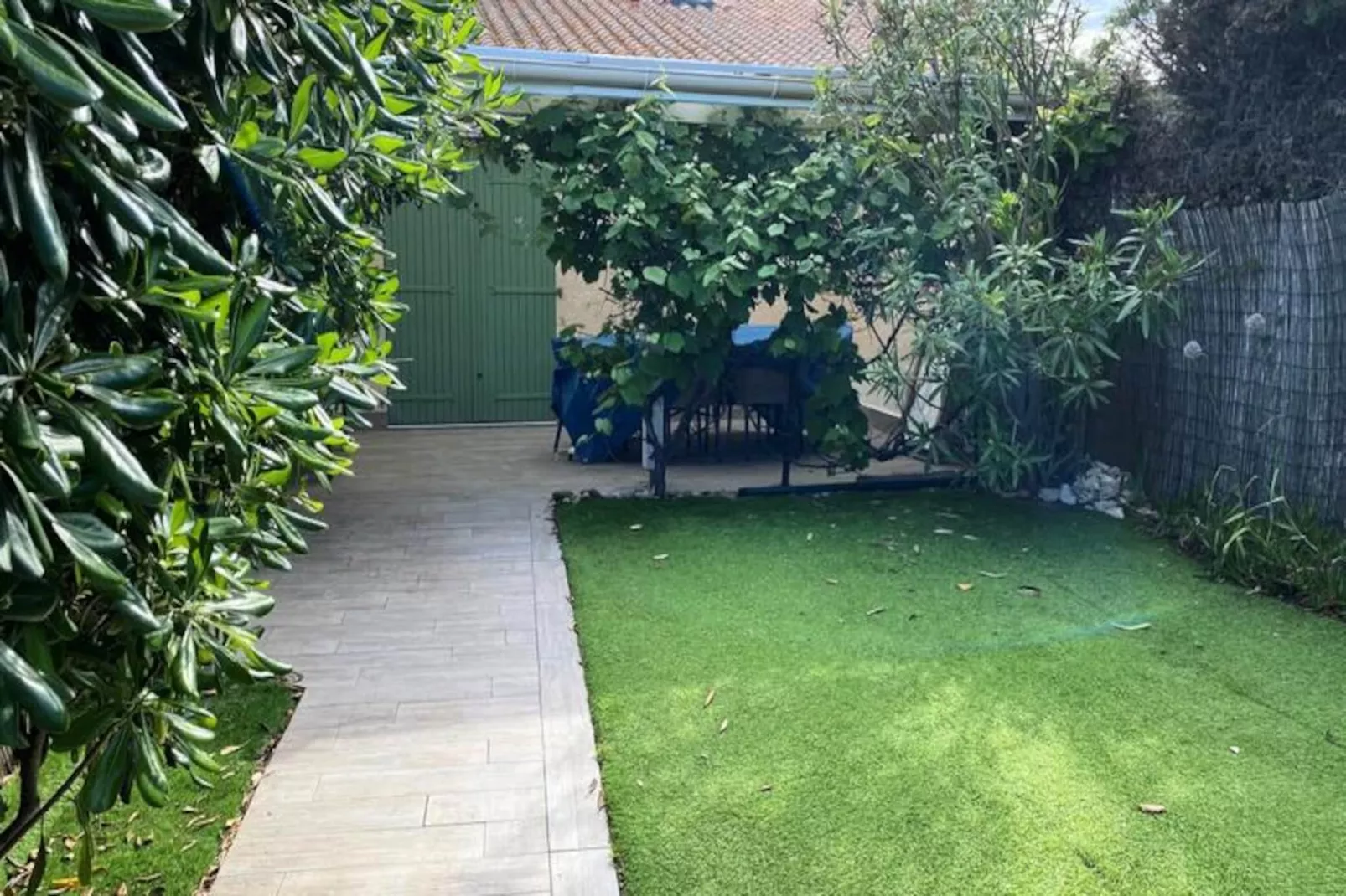 A Deux Pas De La Mer!-Image-tags.