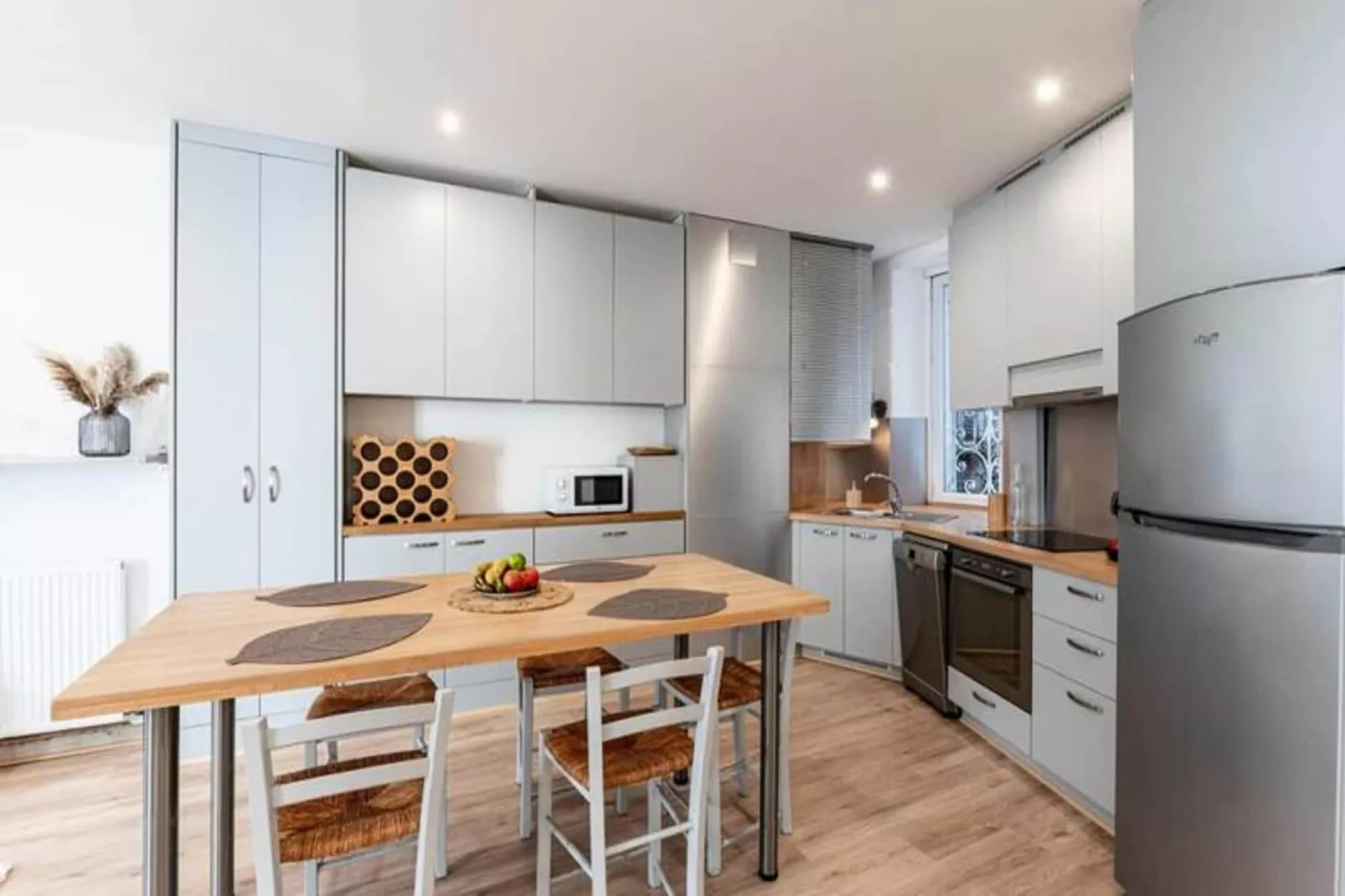 | La Gare Aux 400 Couverts 🚅 | Gare, Gem, Tramway-Eetkamer