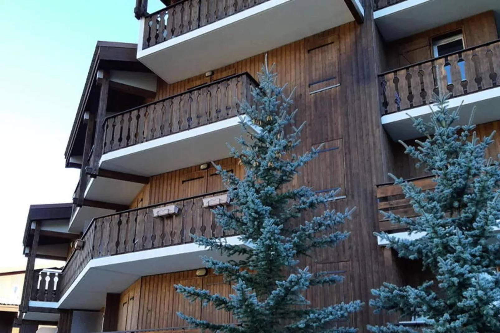 Résidence Ecrins 7-Buitenkant zomer