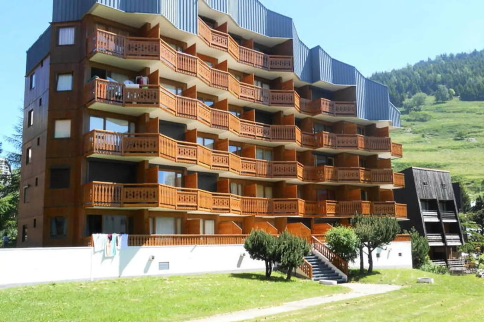 Résidence Plein Sud C-Buitenkant zomer