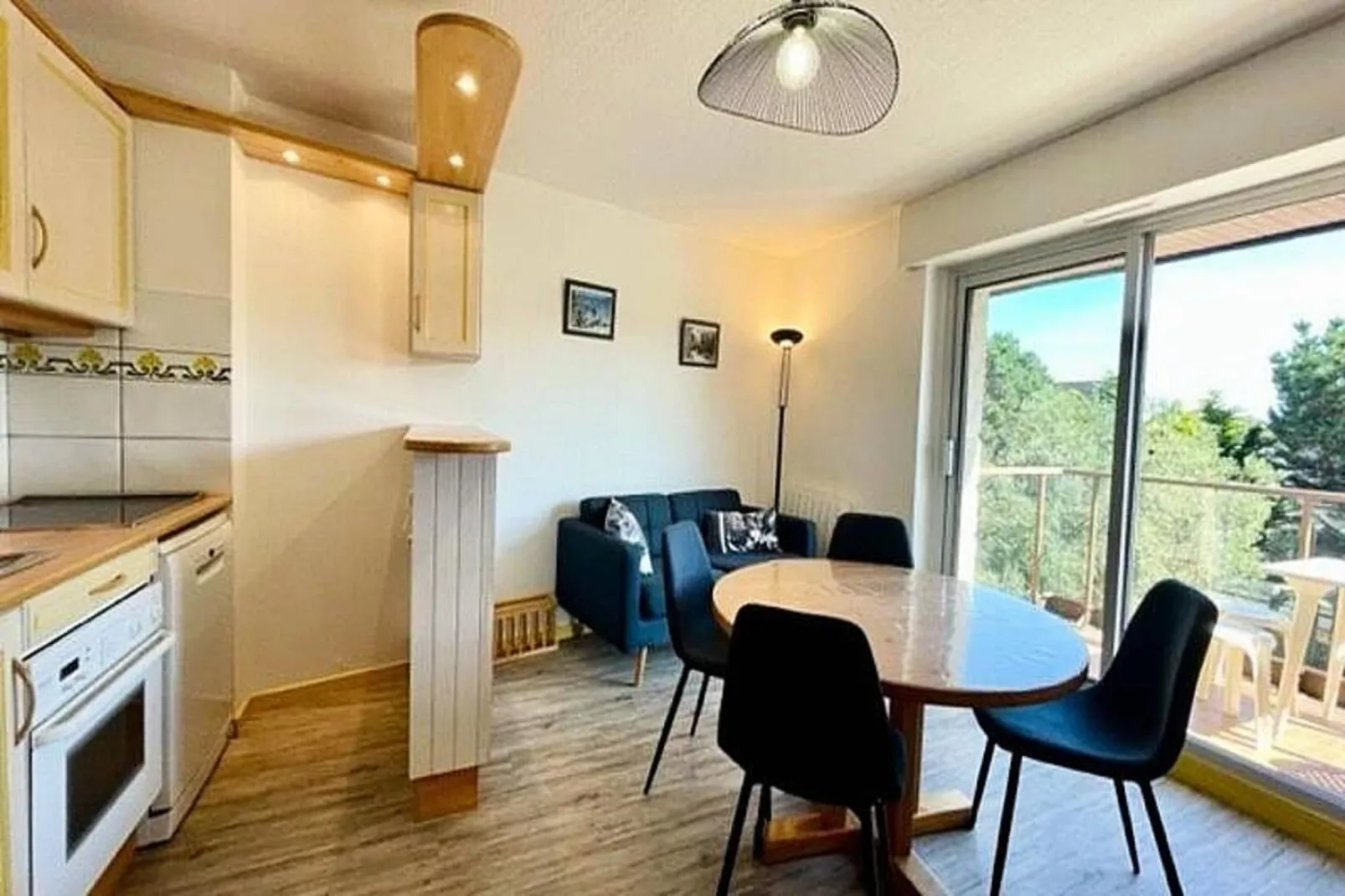 Résidence Bois D'amour-Eetkamer