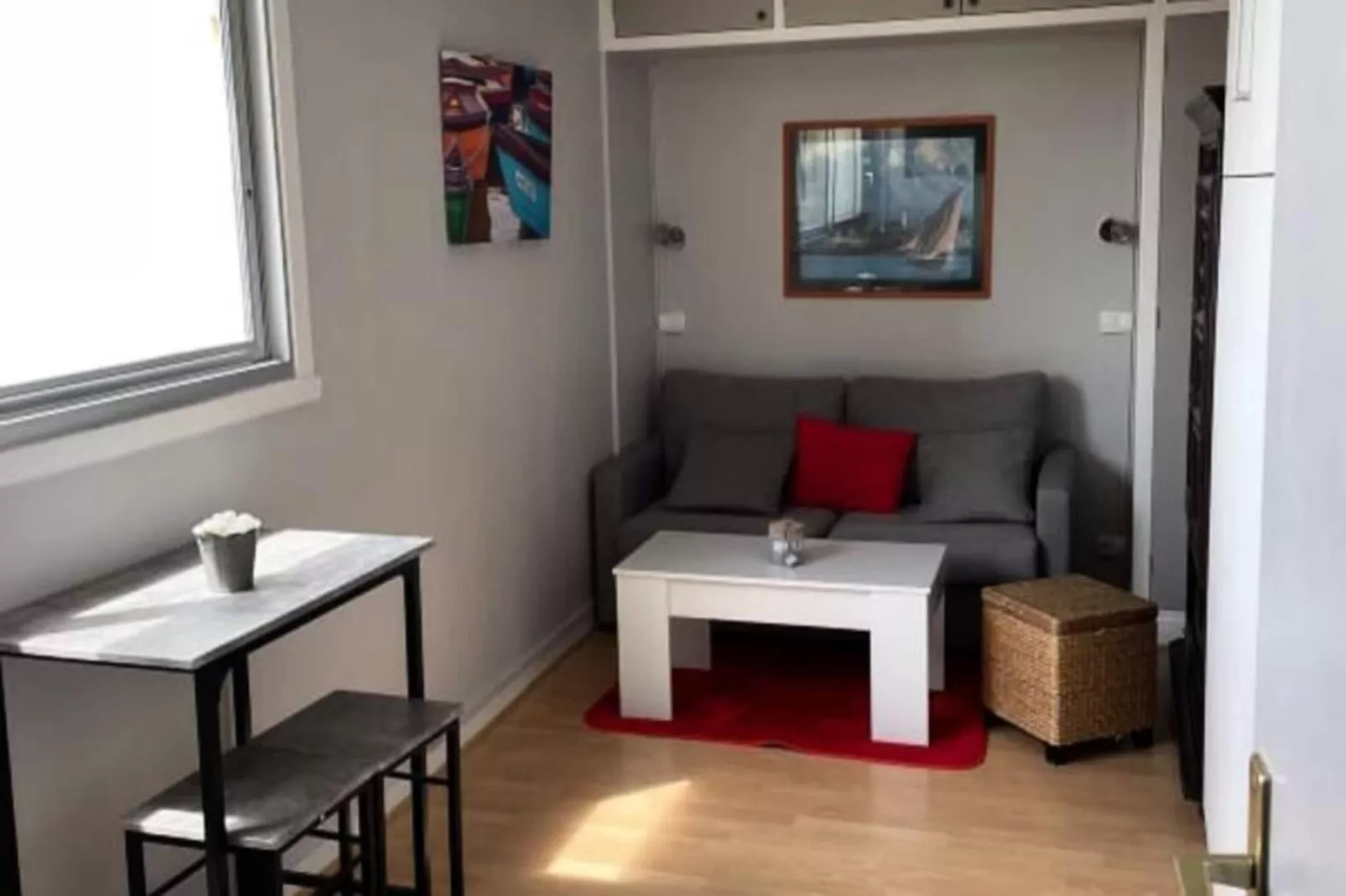 Résidence Studio Avec Parking 100 M D&eacute;parts Pour Les Iles-Woonkamer