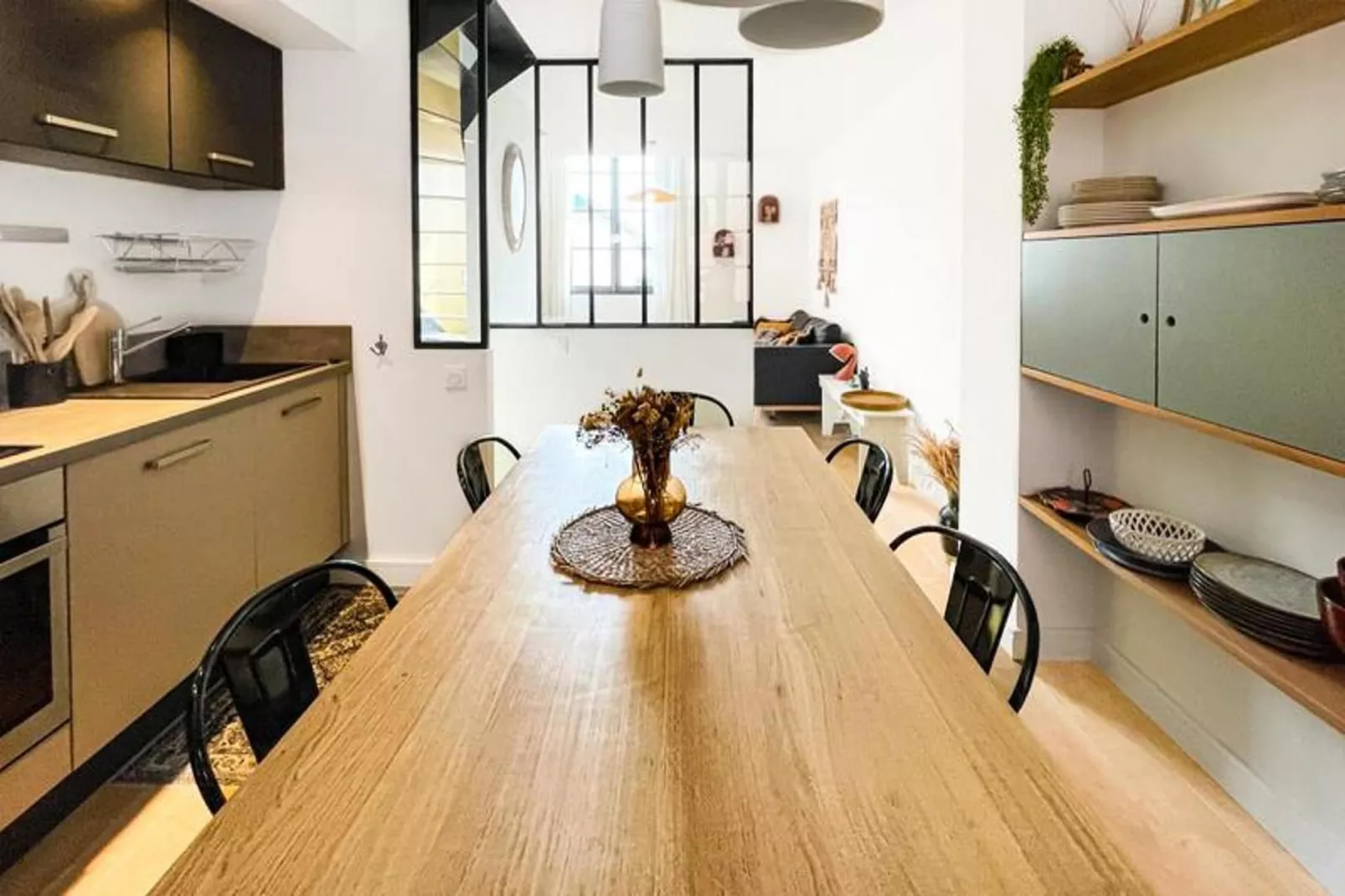 Superbe Maison Au Coeur De La Ville &agrave; Deux Pas De La C&ocirc;te Des Basques-Eetkamer