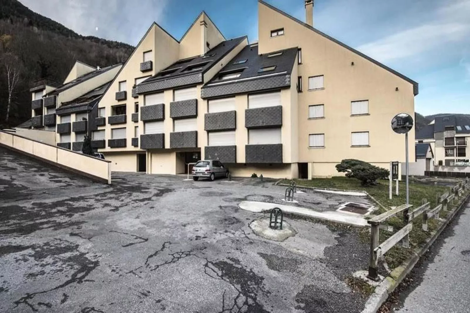 Résidence Aurette:port Bielh-Buitenkant zomer