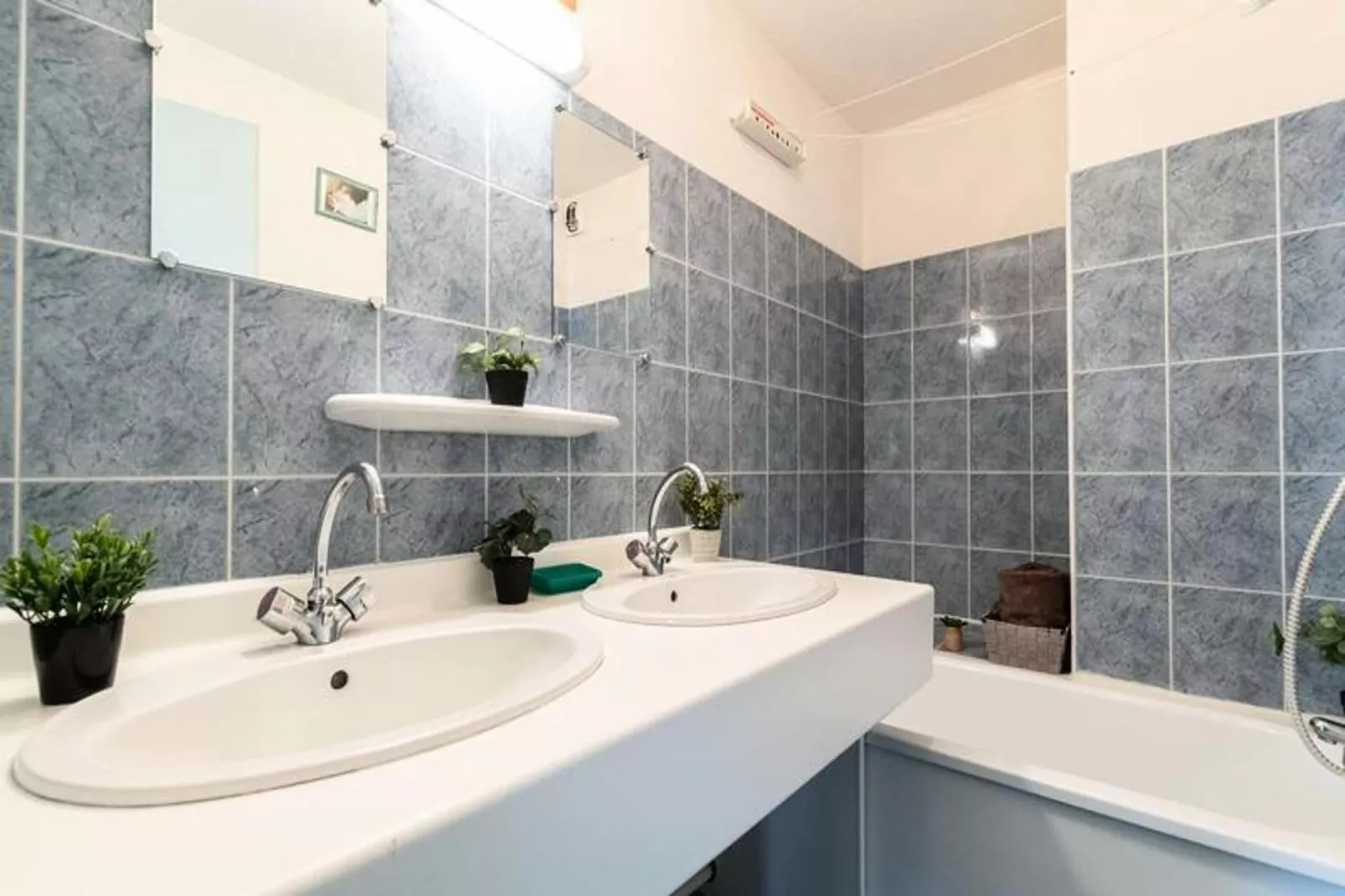 Résidence Portes Du Soleil A-Badkamer