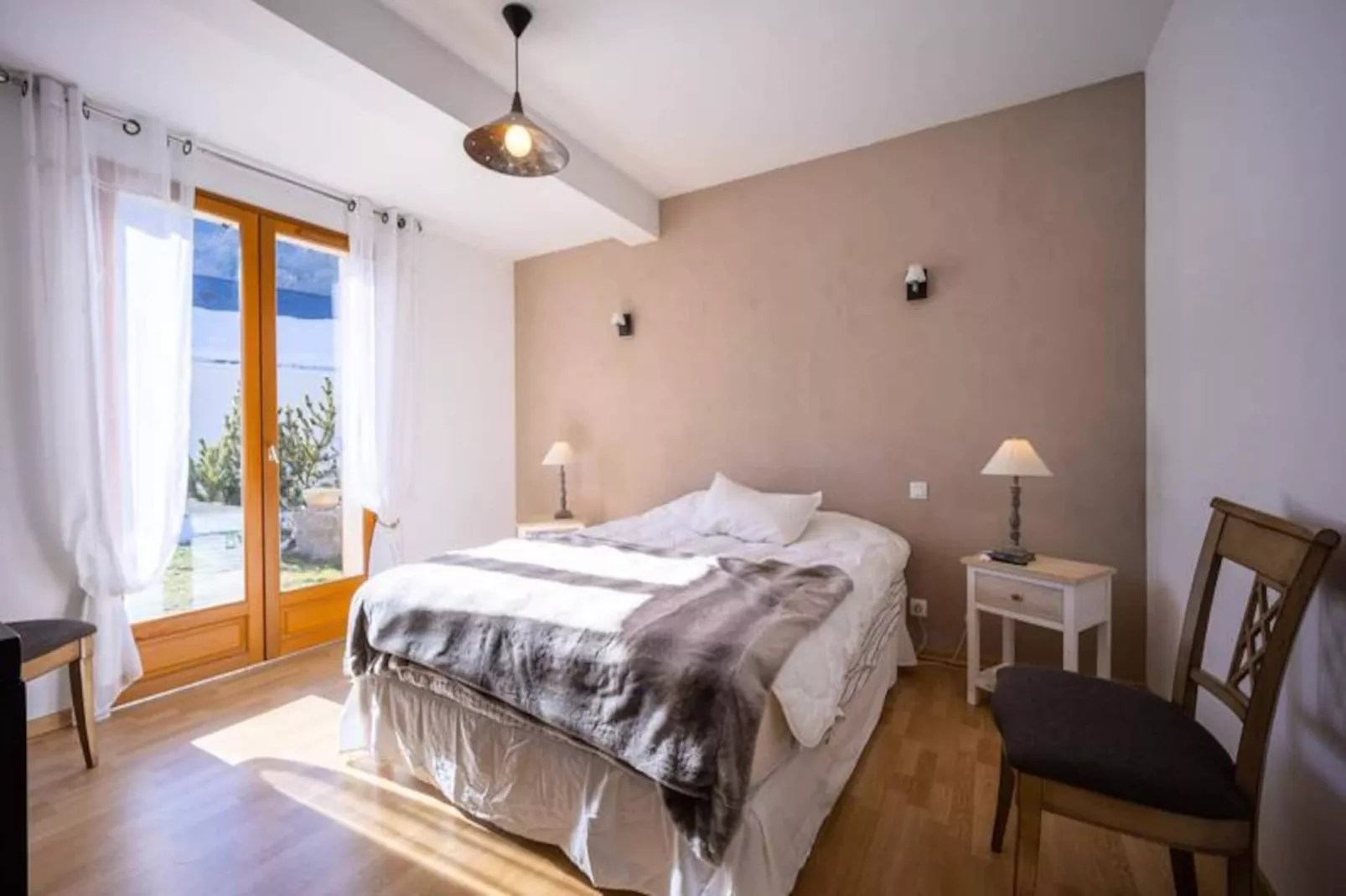 Résidence Mgenos1-genos-Image-tags.