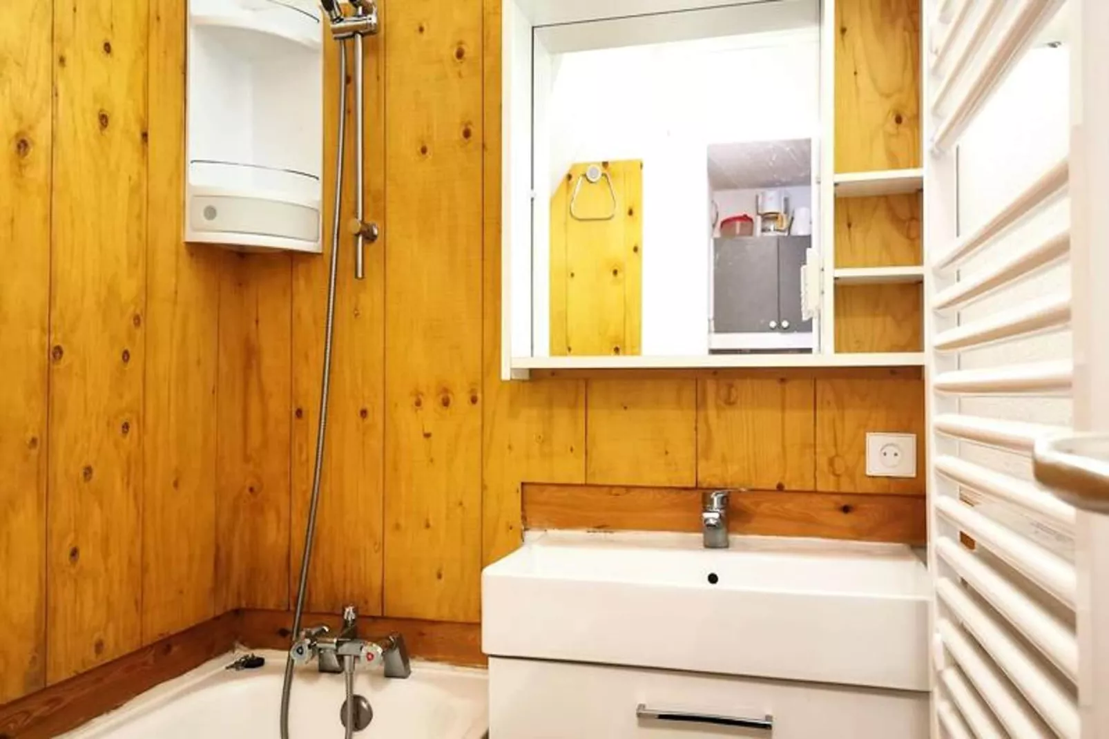 Résidence Camarine-Badkamer