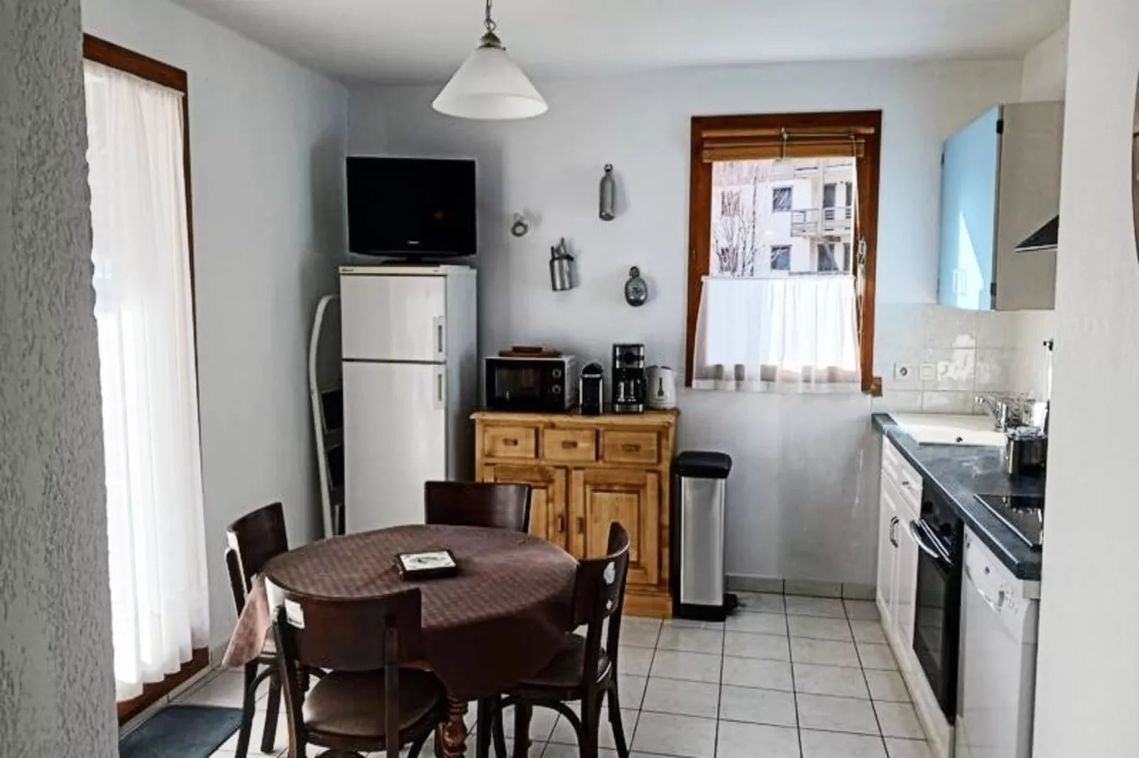 Résidence Le Bergentrum-Buitenkant zomer