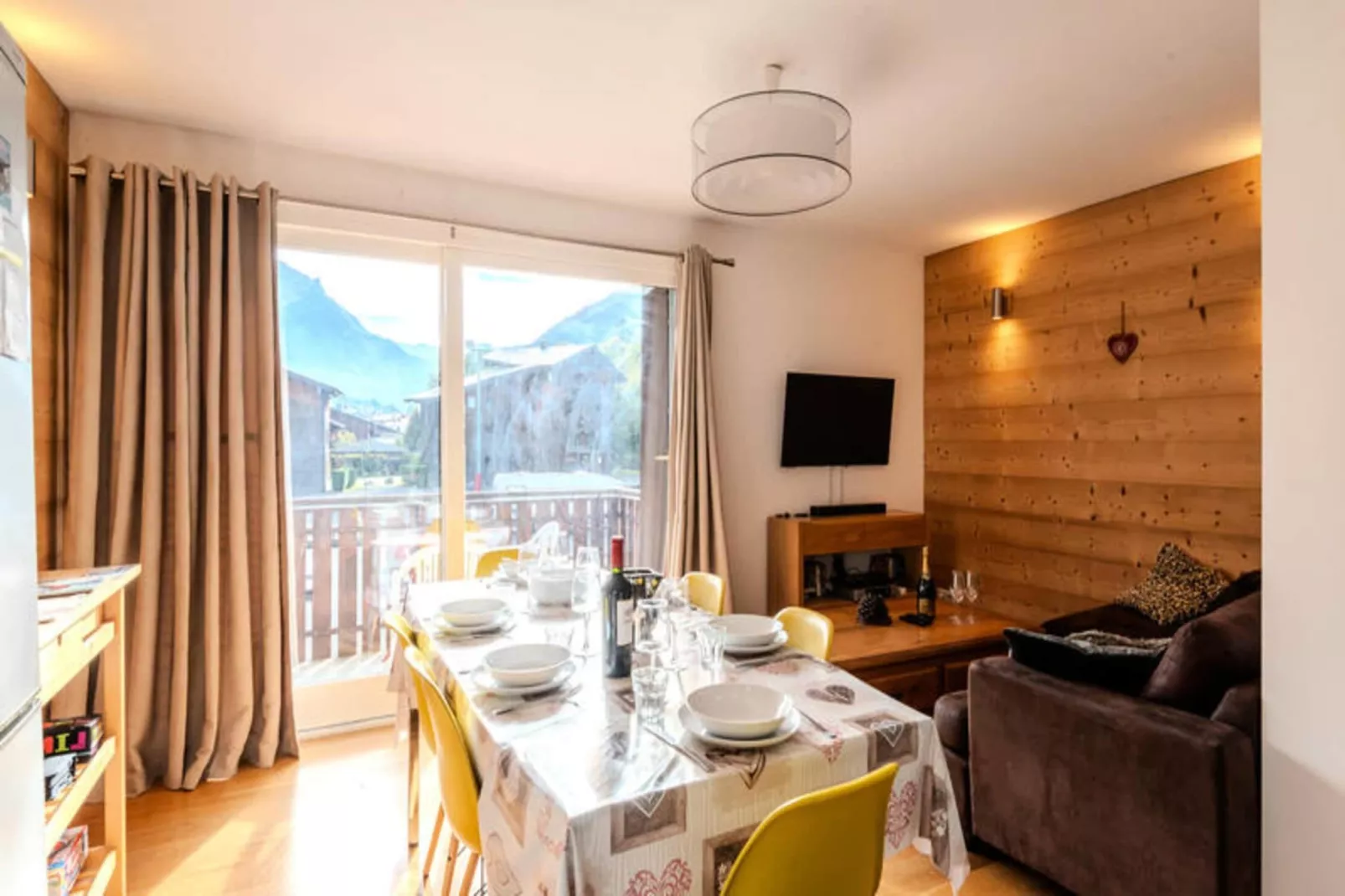 Résidence Le Nantaux-Eetkamer