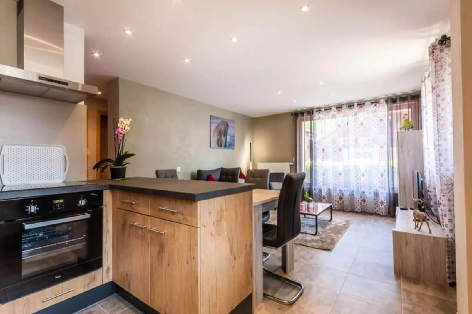 Résidence La Ruche-Eetkamer