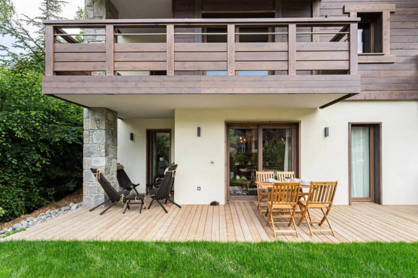 Résidence Stallion A-Buitenkant zomer