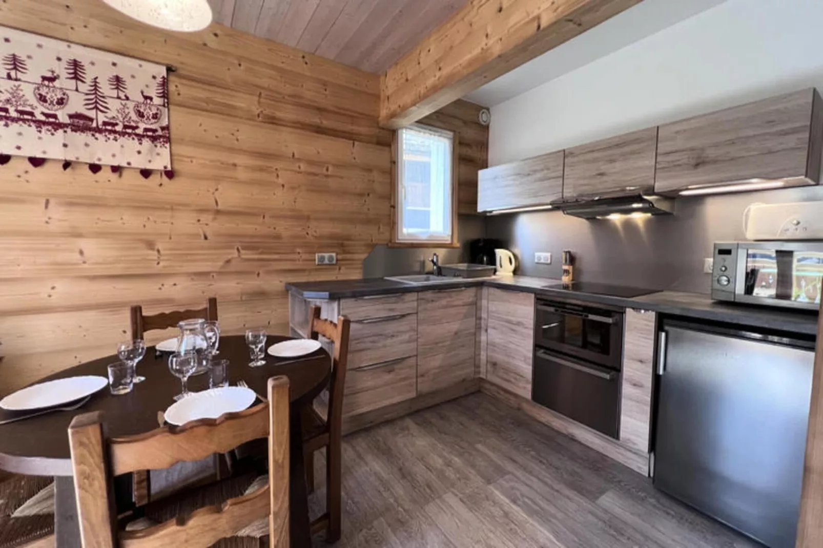 Appartements à La Clusaz-Eetkamer