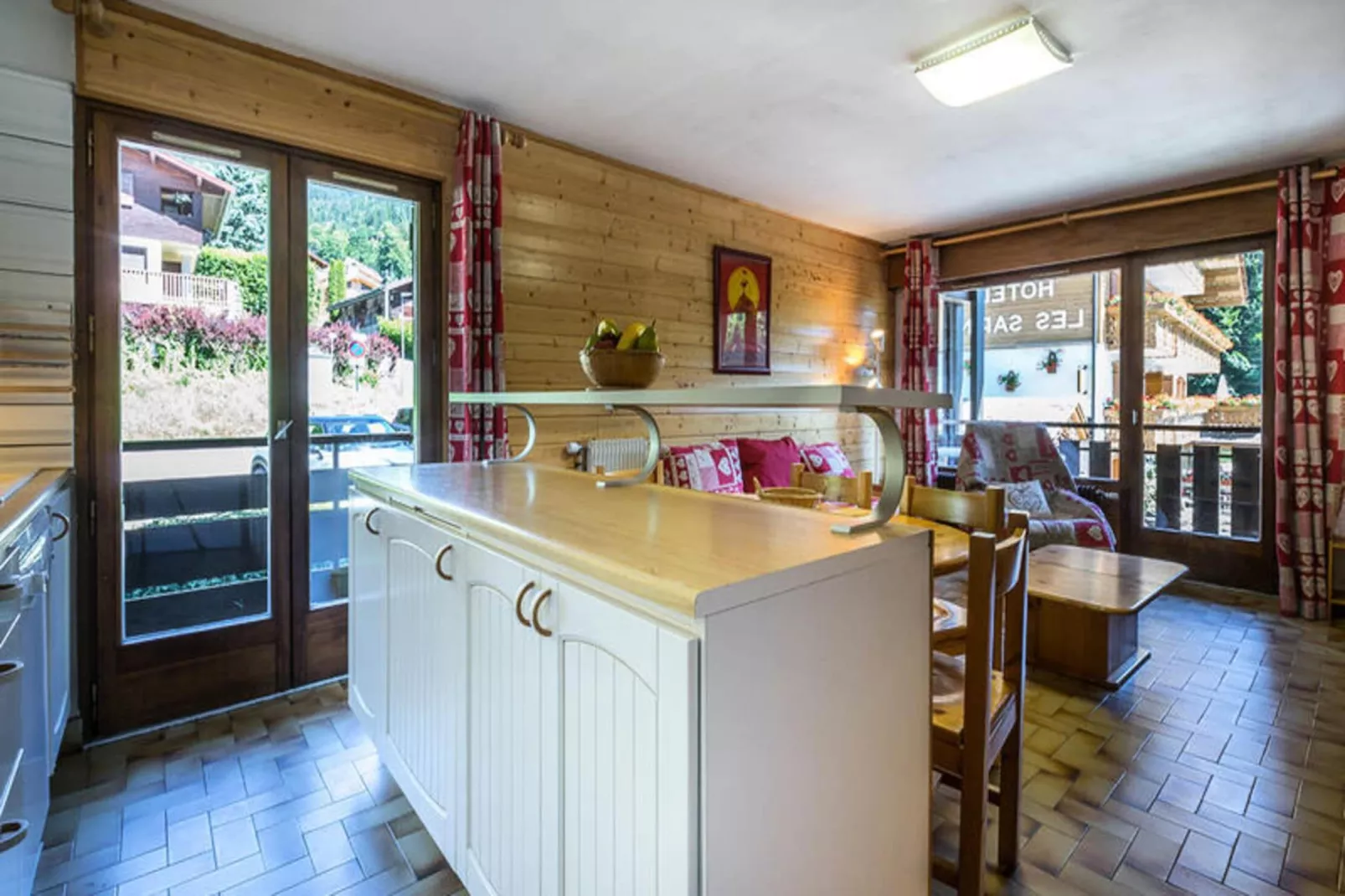 Résidence Eden Roc-Buitenkant zomer