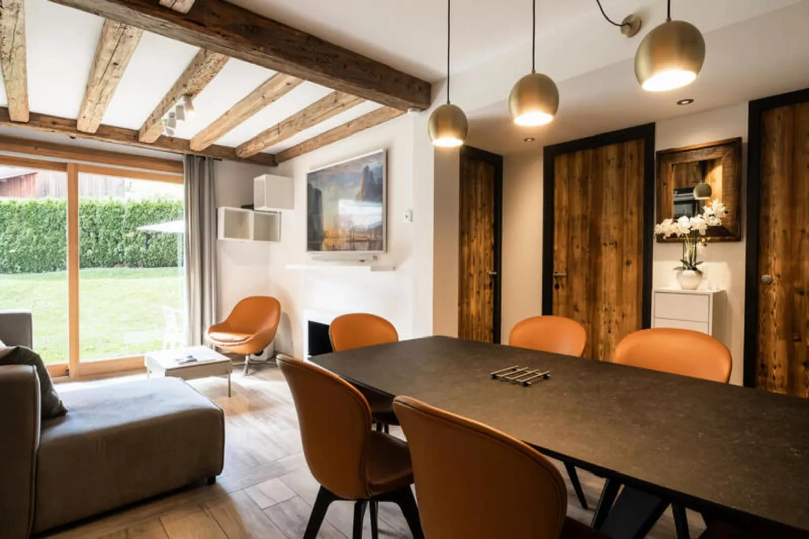 Residence Du Centre D-Buitenkant zomer