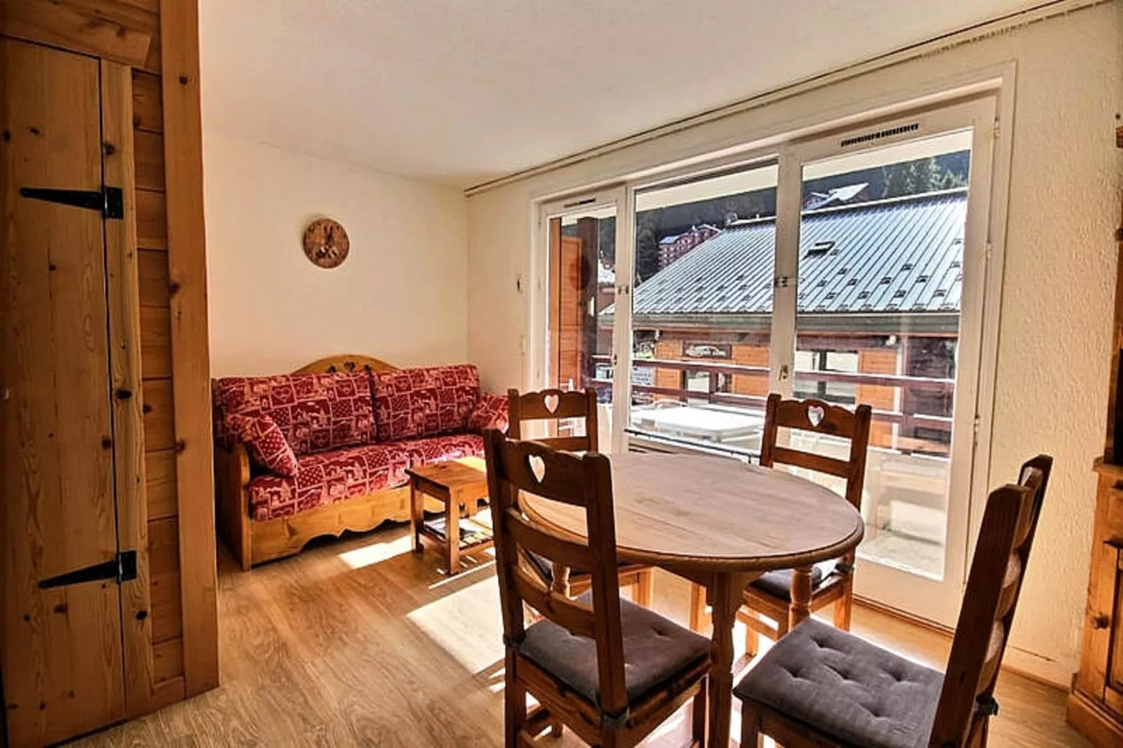 Studio à Saint Jean d'Aulps-Eetkamer