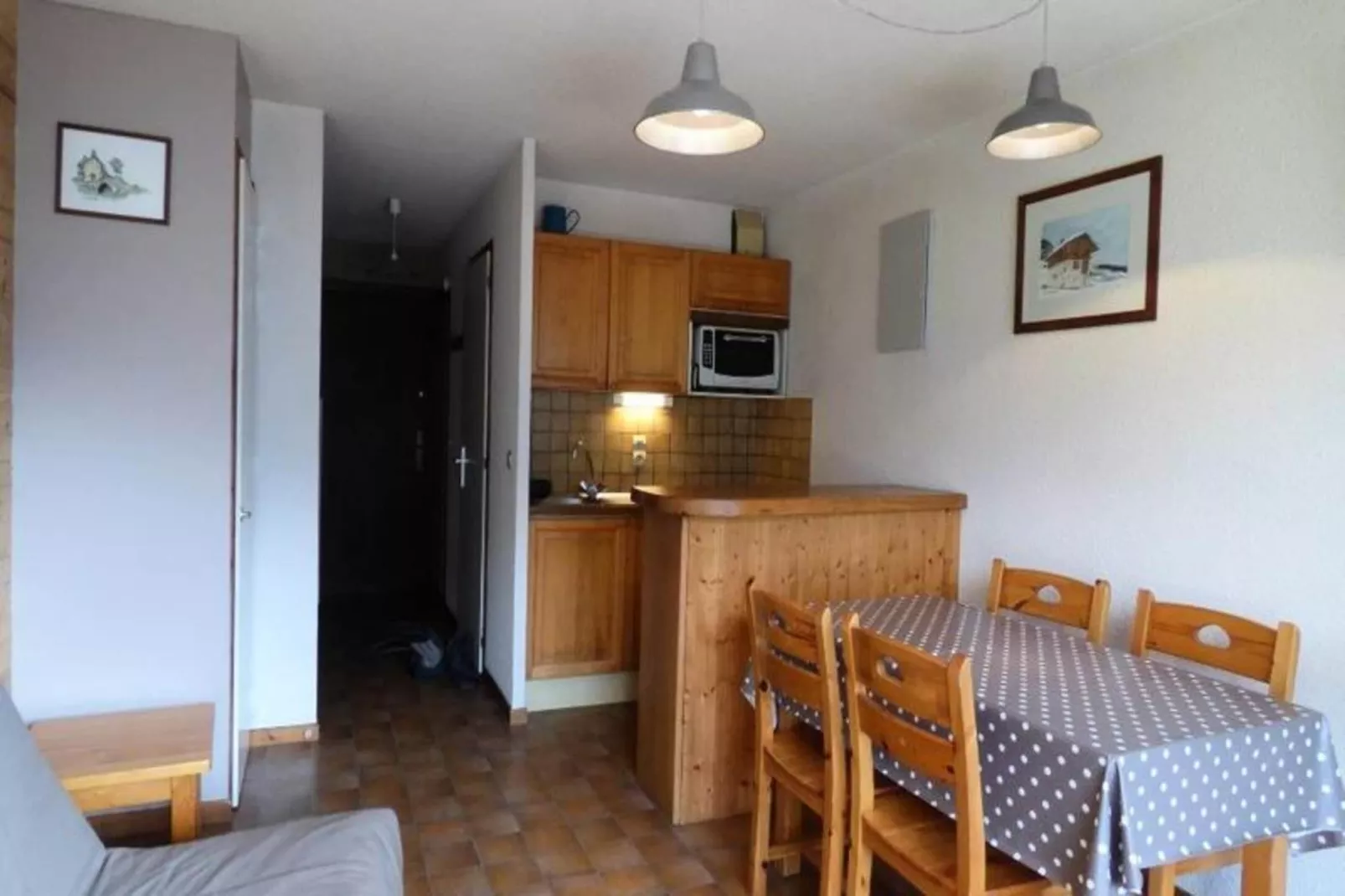 Résidence Valerianne-Buitenkant zomer