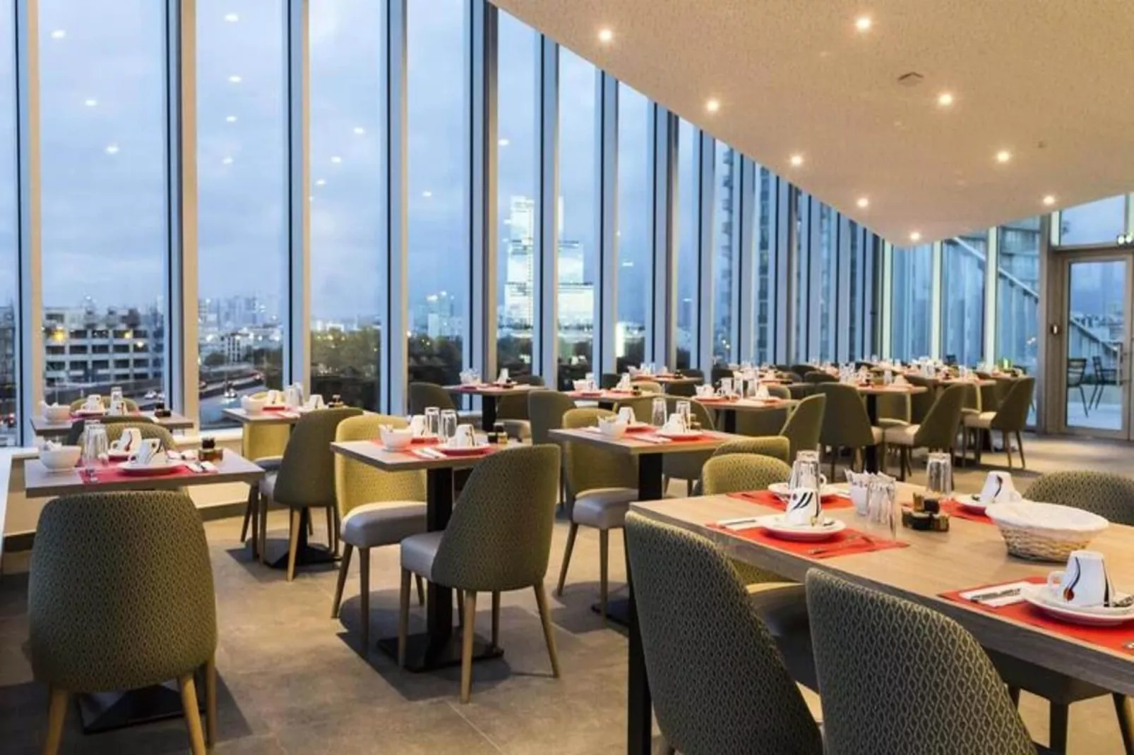 Appart'hôtel Odalys Paris XVII-Buitenkant zomer