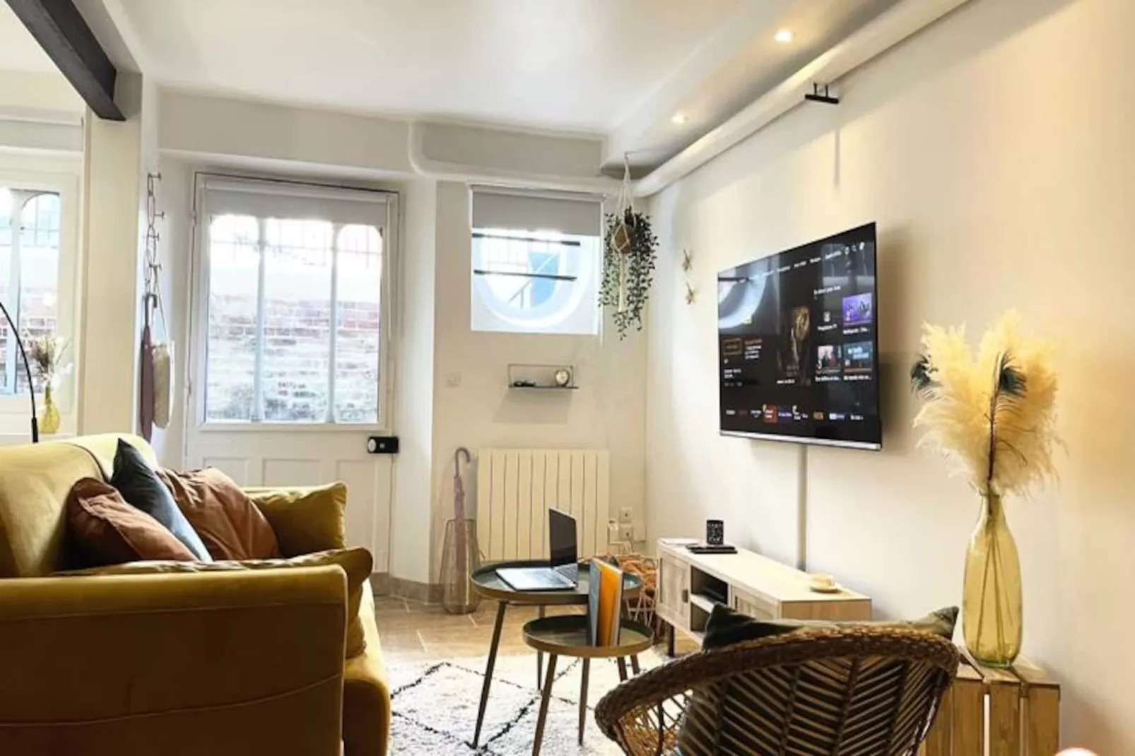 🚂 The Central Station - Parking - 50m Gare-Image-tags.