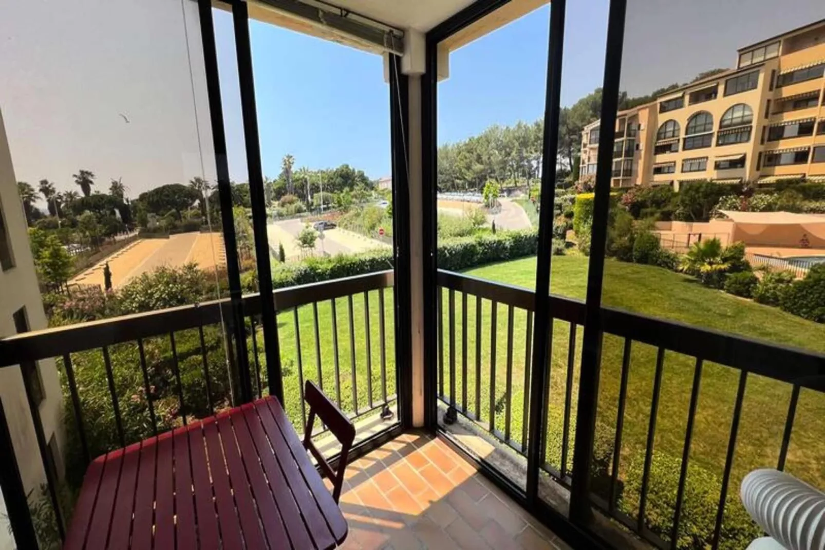 Résidence Jardins D Azur B-Buitenkant zomer