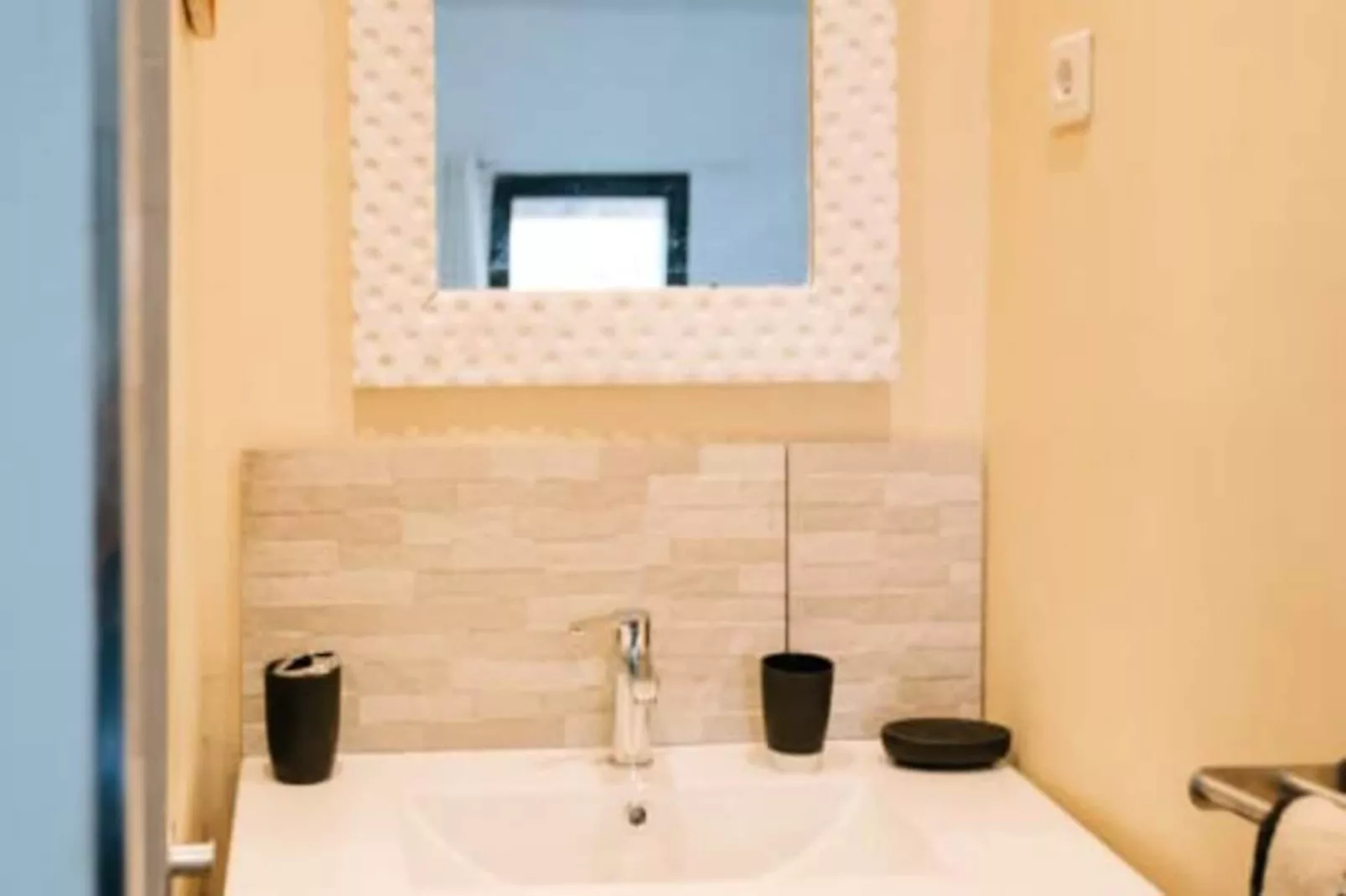 La Voli&egrave;re - Pernes-les-fontaines-Image-tags.