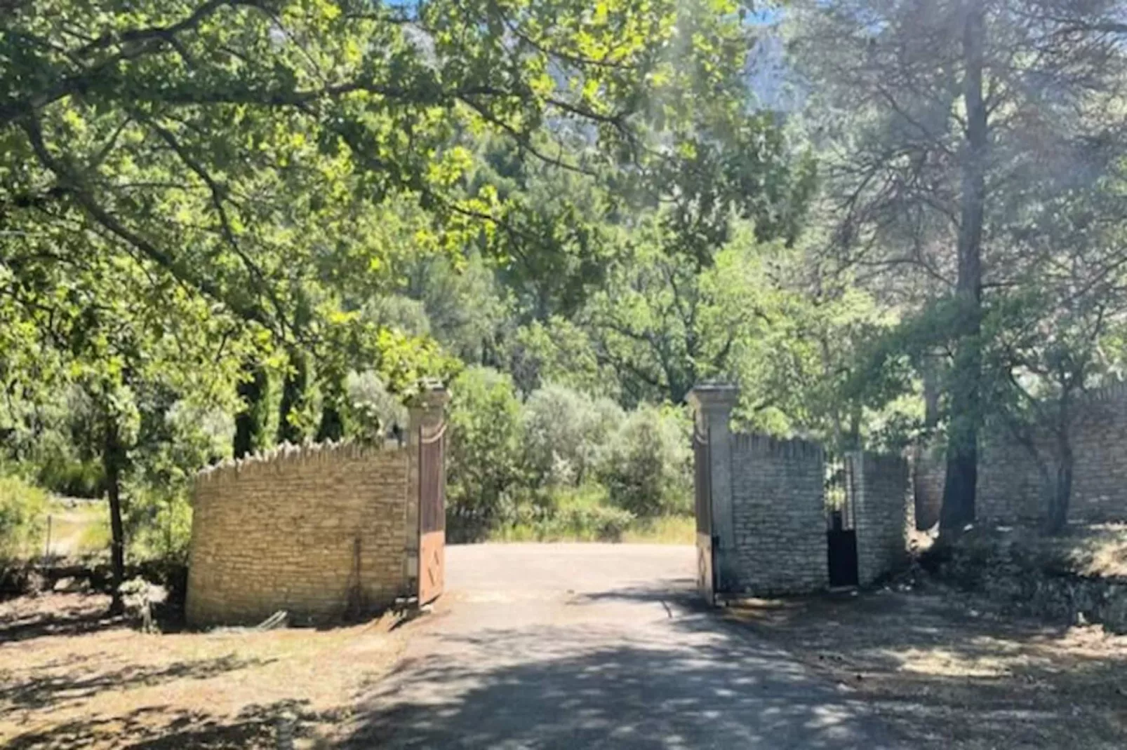 Propri&eacute;t&eacute; D'exception Au Coeur Du Luberon-Image-tags.