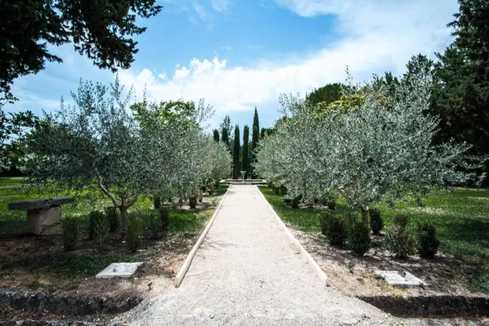 Le Mas De Jalique - Isle-sur-la-sorgue-Image-tags.