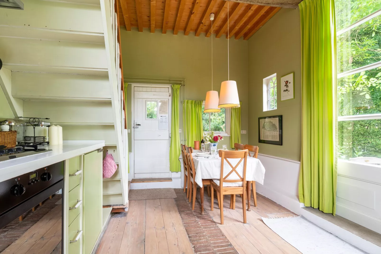 Koetshuis 't Geyn-Landgoed Noordenhoek-Eetkamer