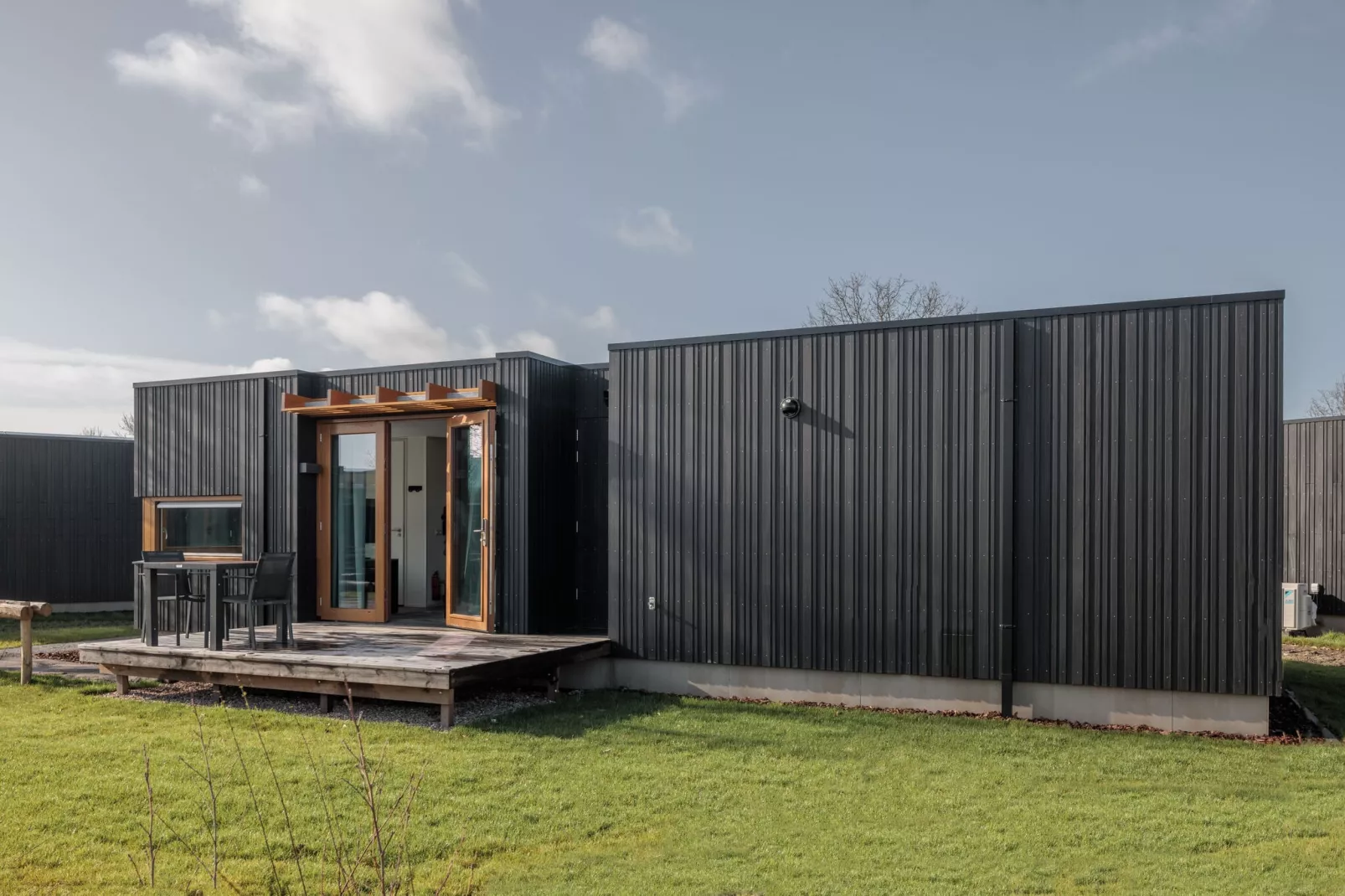 Beach Resort Brouwersdam 1-Buitenkant zomer