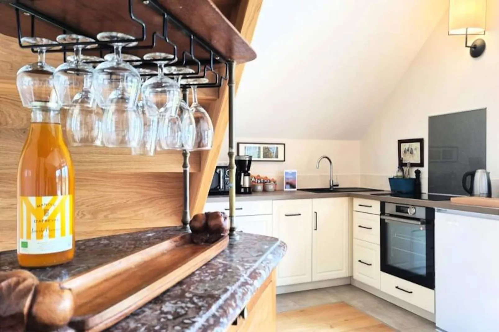 🍎 La Bergeronnette - Domaine D'apreval - Campagne-Image-tags.