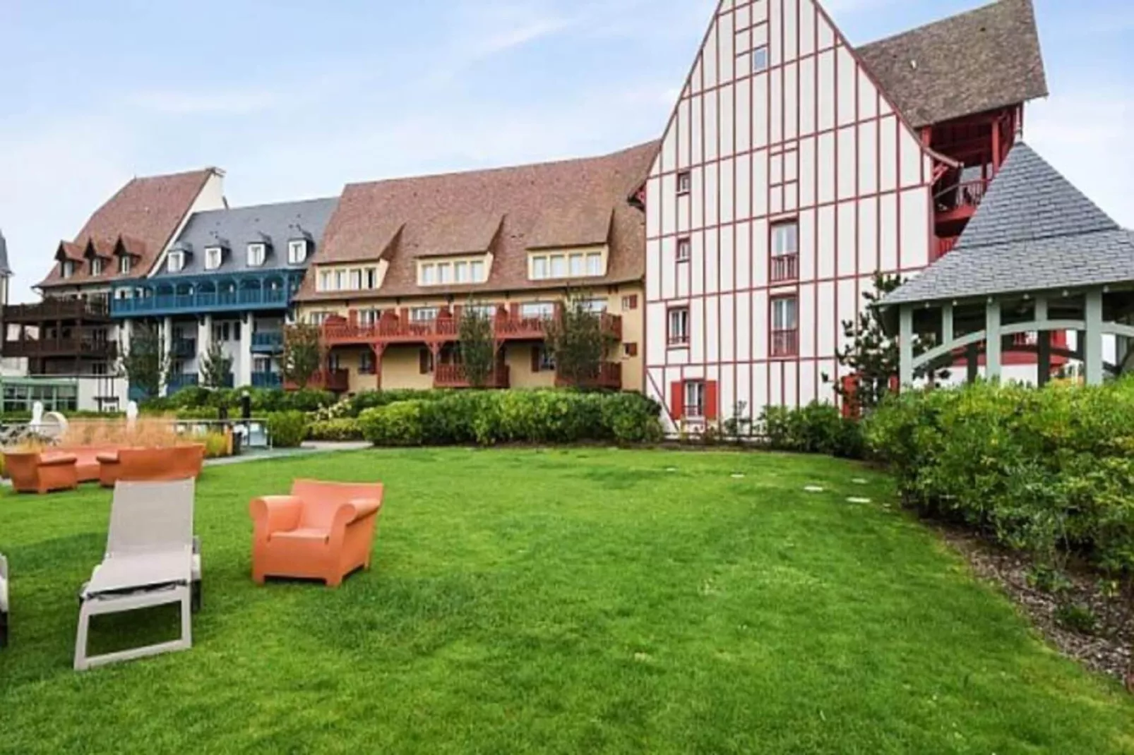 Résidence Presqu'Ile de la Touques-Buitenkant zomer